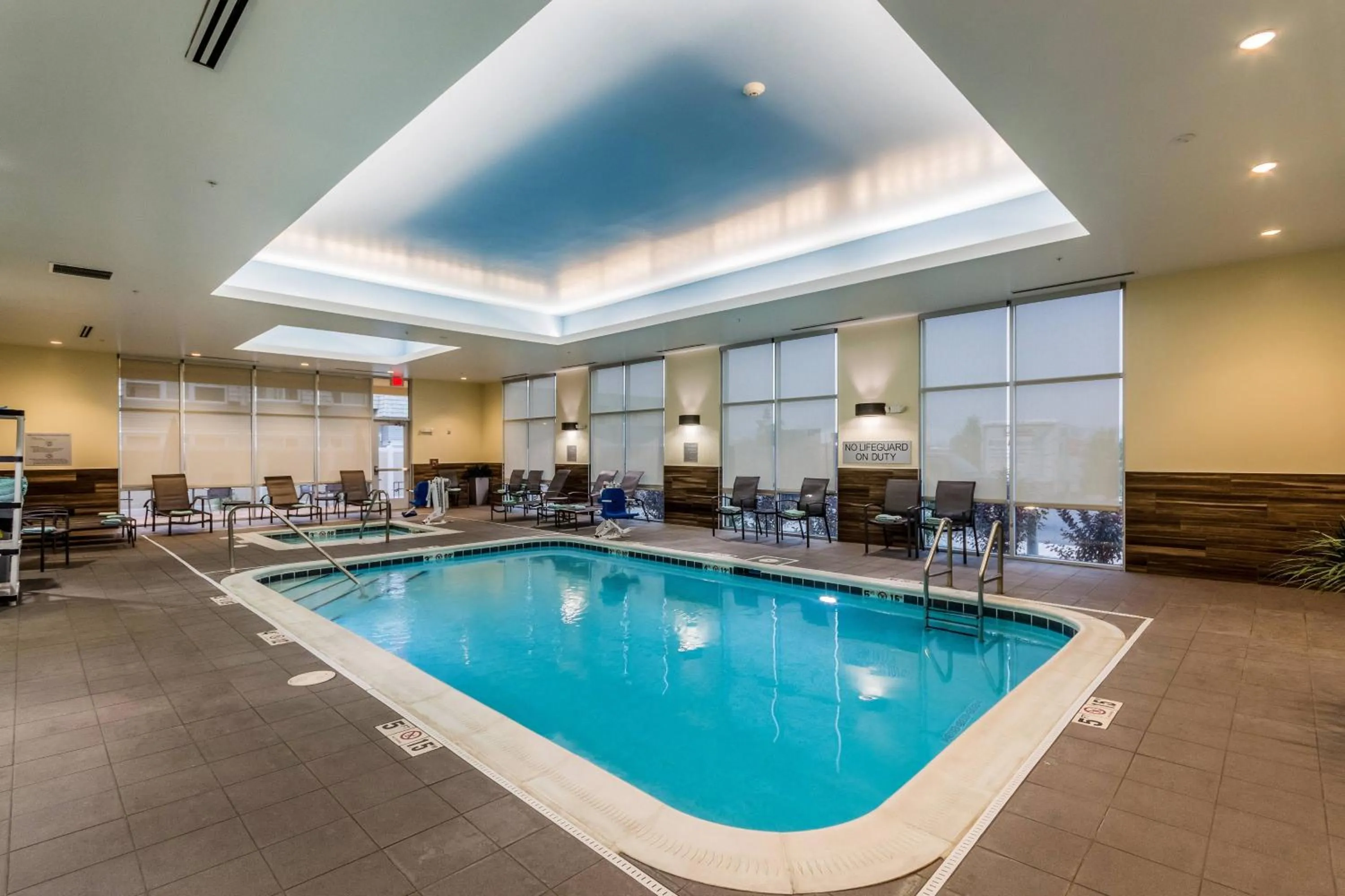 Swimming pool in Fairfield Inn & Suites by Marriott Butte