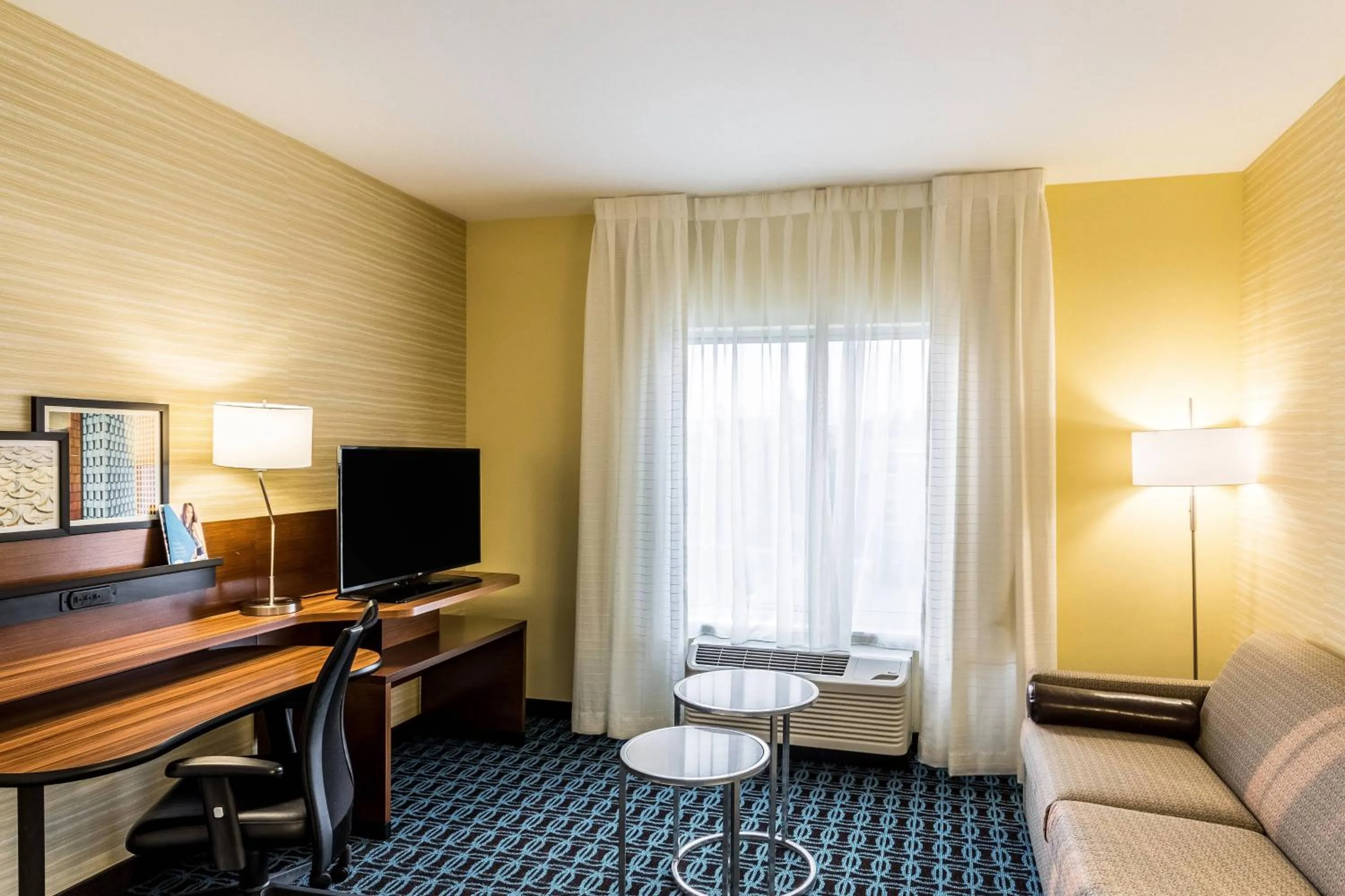 Living room in Fairfield Inn & Suites by Marriott Butte