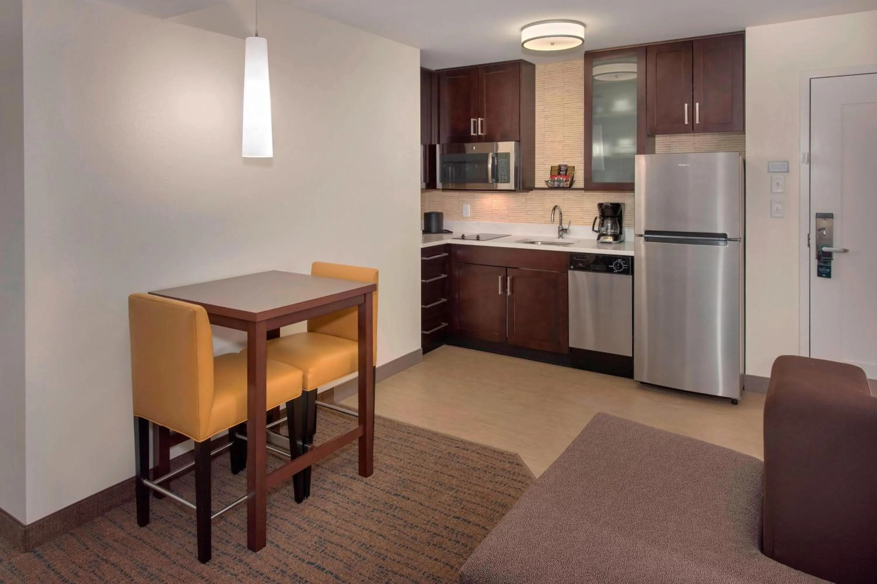 Kitchen or kitchenette in Residence Inn by Marriott Boston Bridgewater