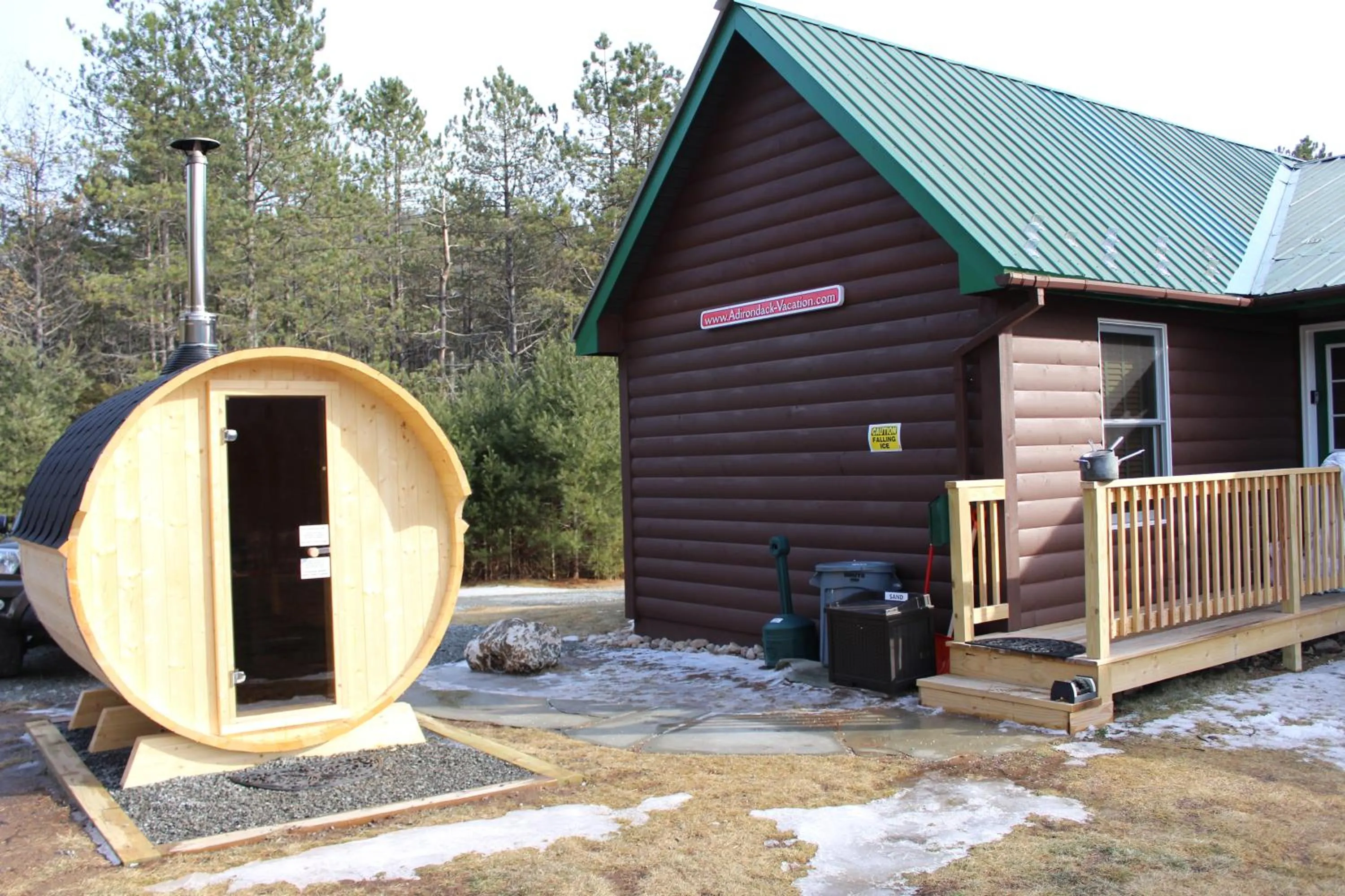 Facade/entrance in Esther Mountain Chalet