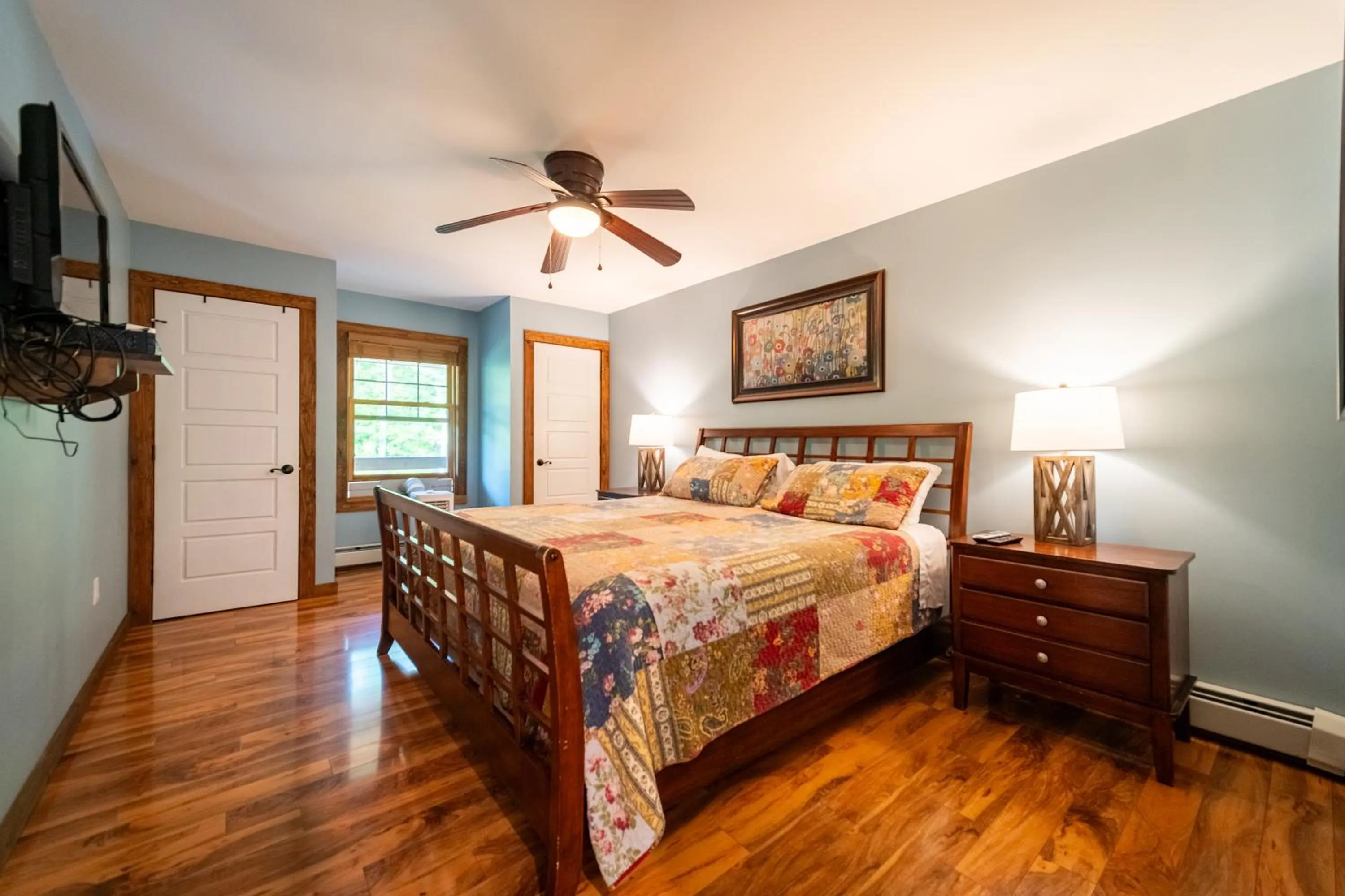 Bed in Lookout Mountain Chalet