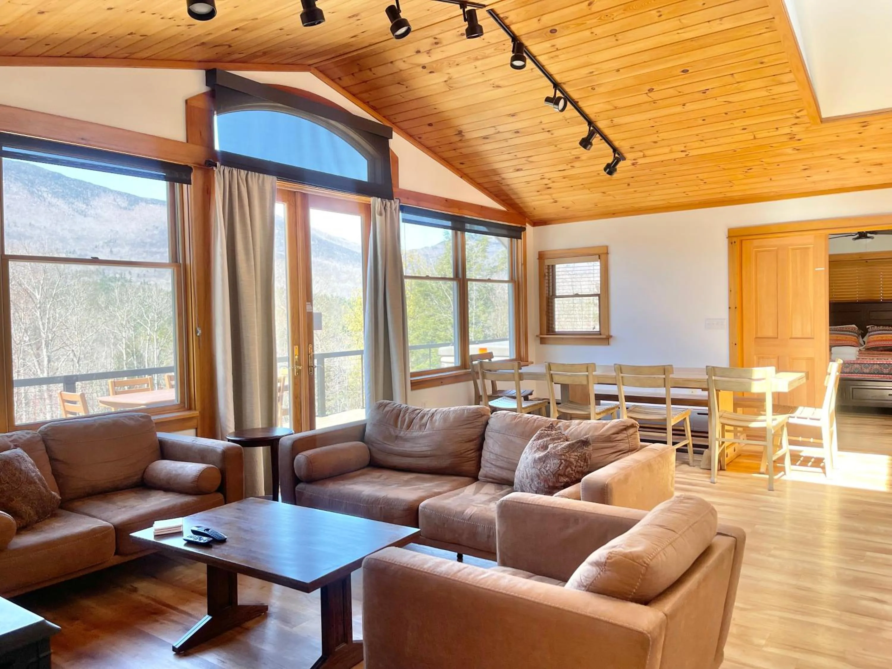 Algonquin Mountain Chalet