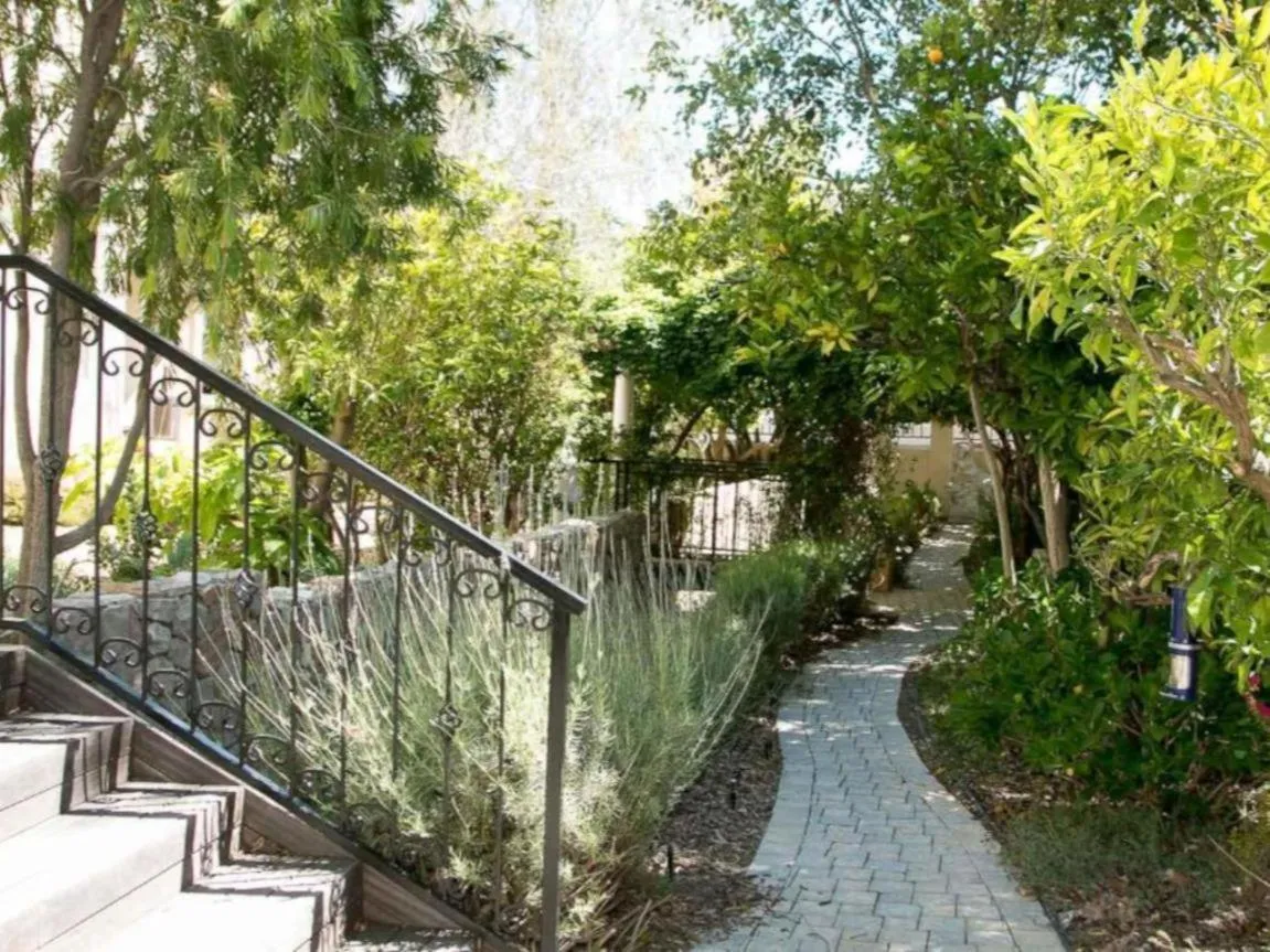 Garden in Le Petit Paris