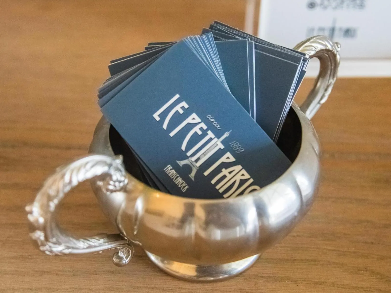 Decorative detail in Le Petit Paris