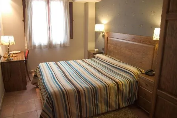 Bedroom, Bed in Hotel Con Encanto La Façana