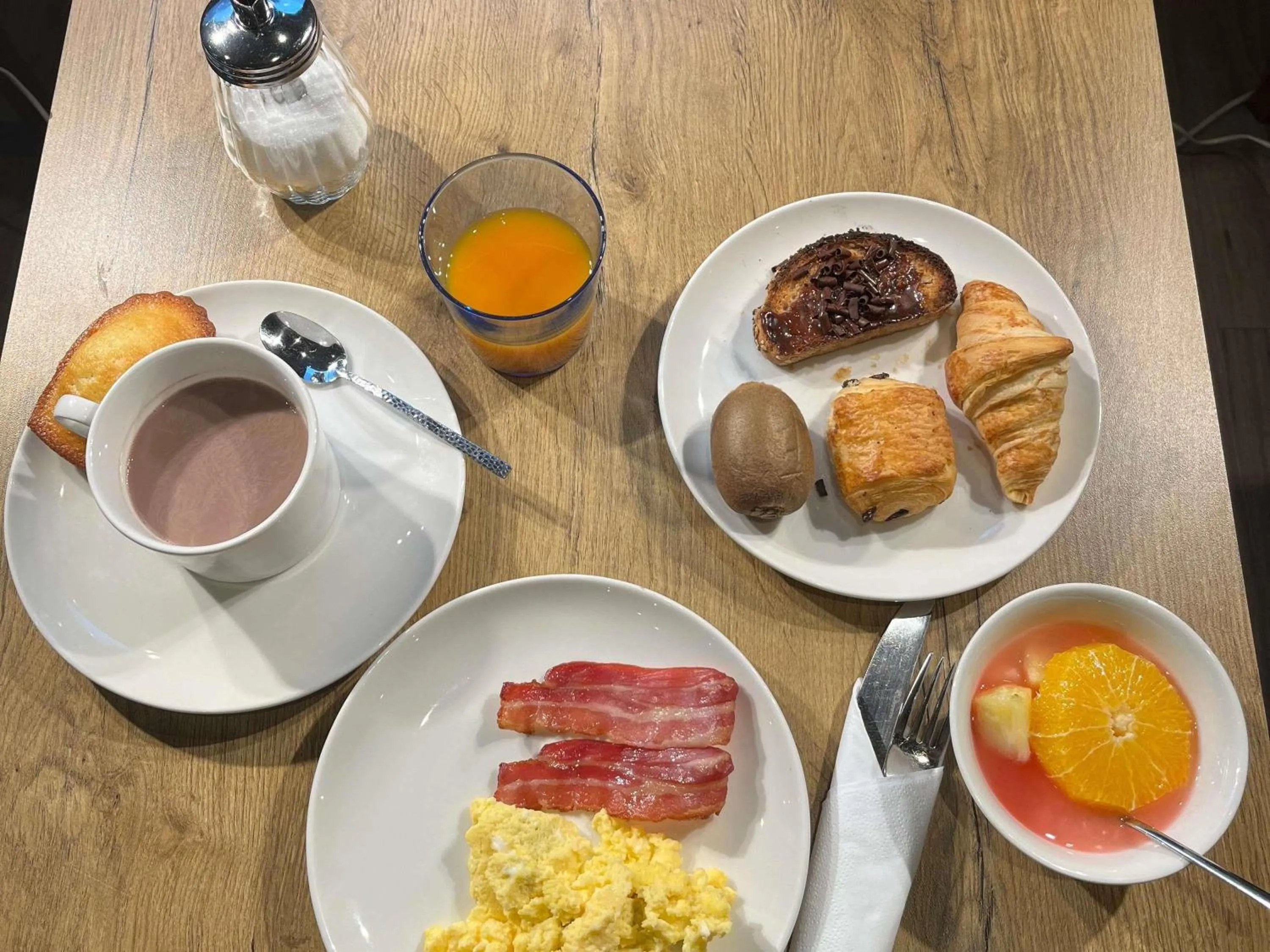 Restaurant/places to eat in Ibis Avranches Baie du Mont-Saint-Michel