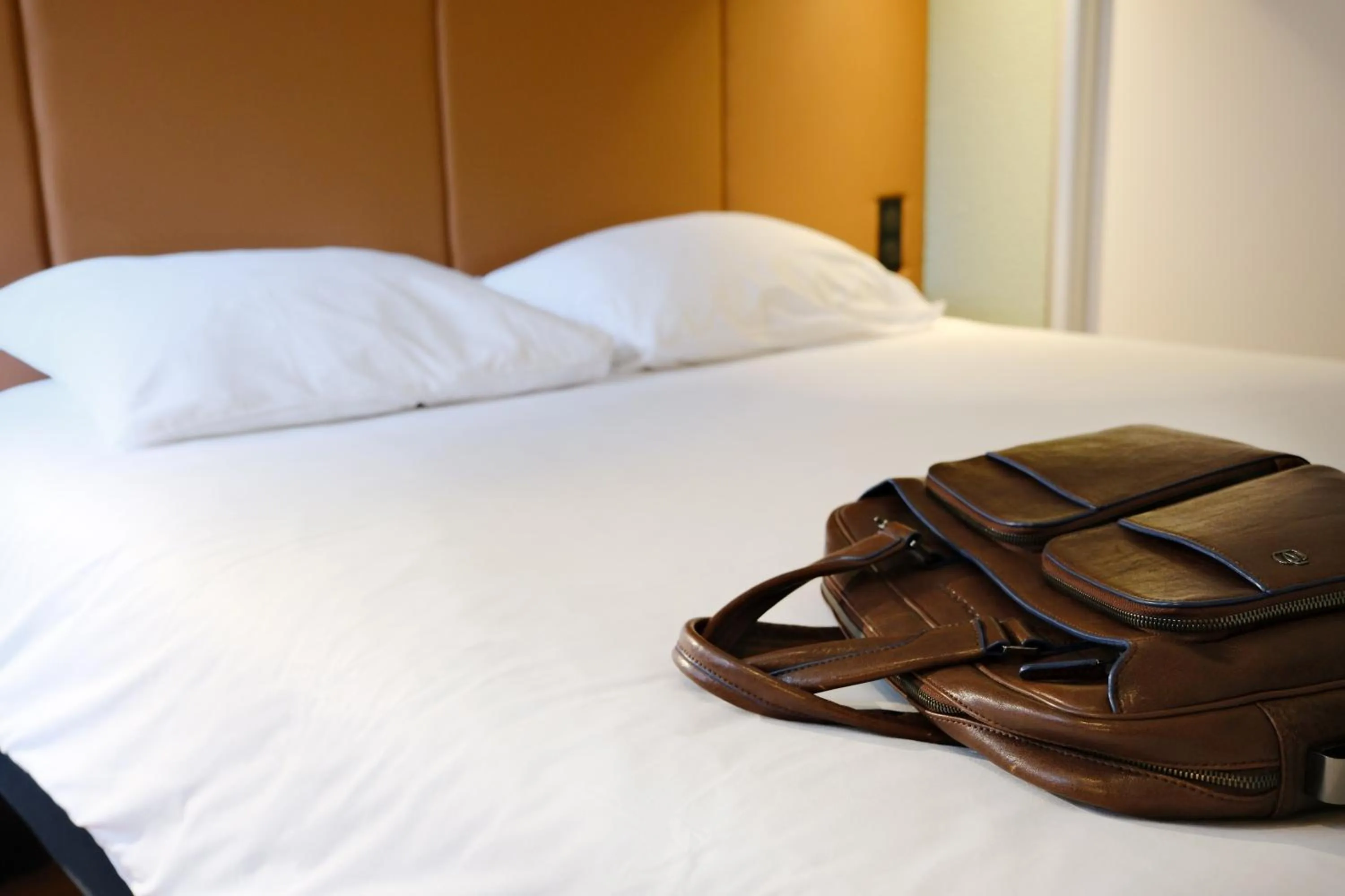 Bedroom, Bed in Ibis Avranches Baie du Mont-Saint-Michel