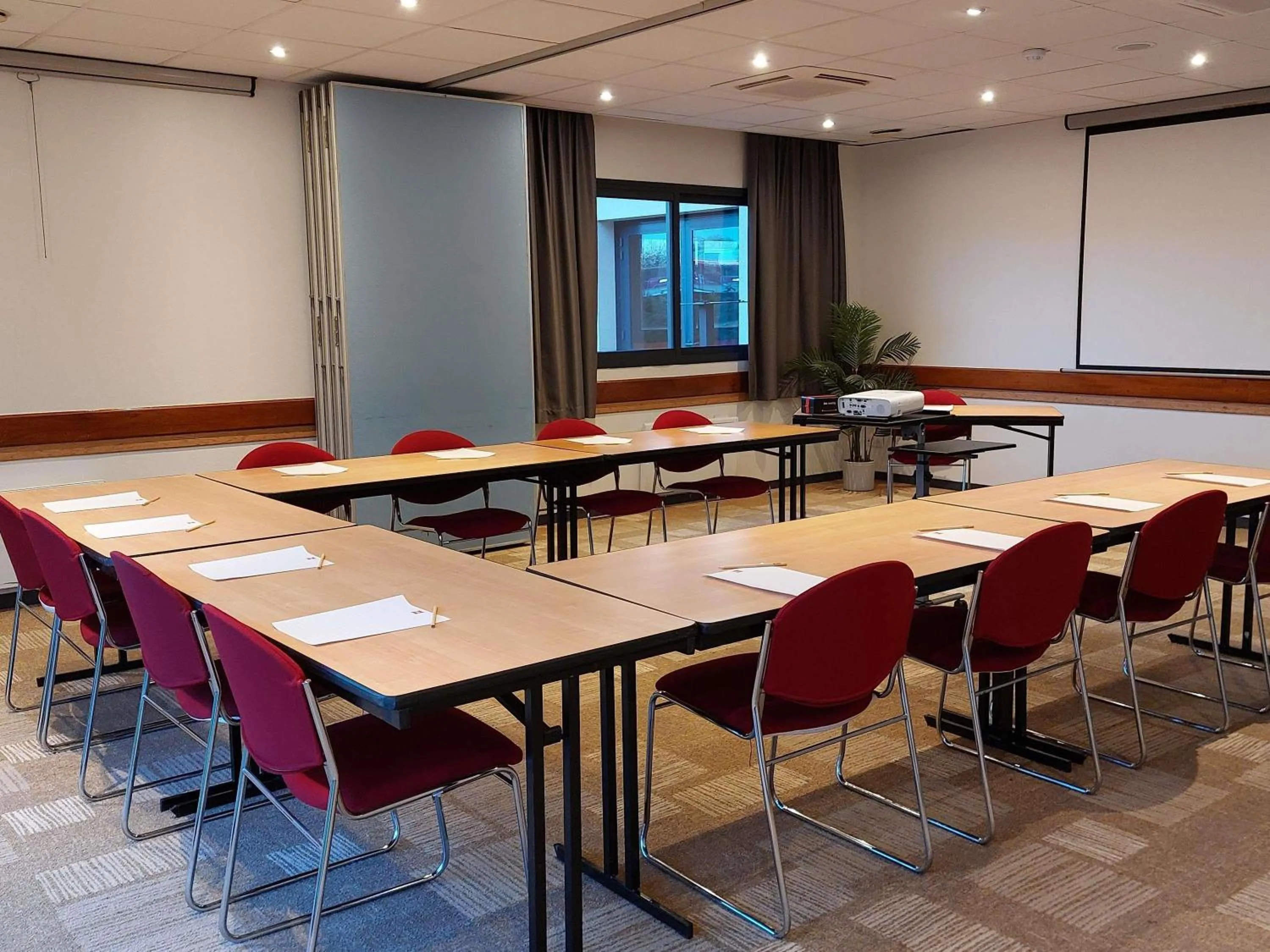 Meeting/conference room in Ibis Avranches Baie du Mont-Saint-Michel