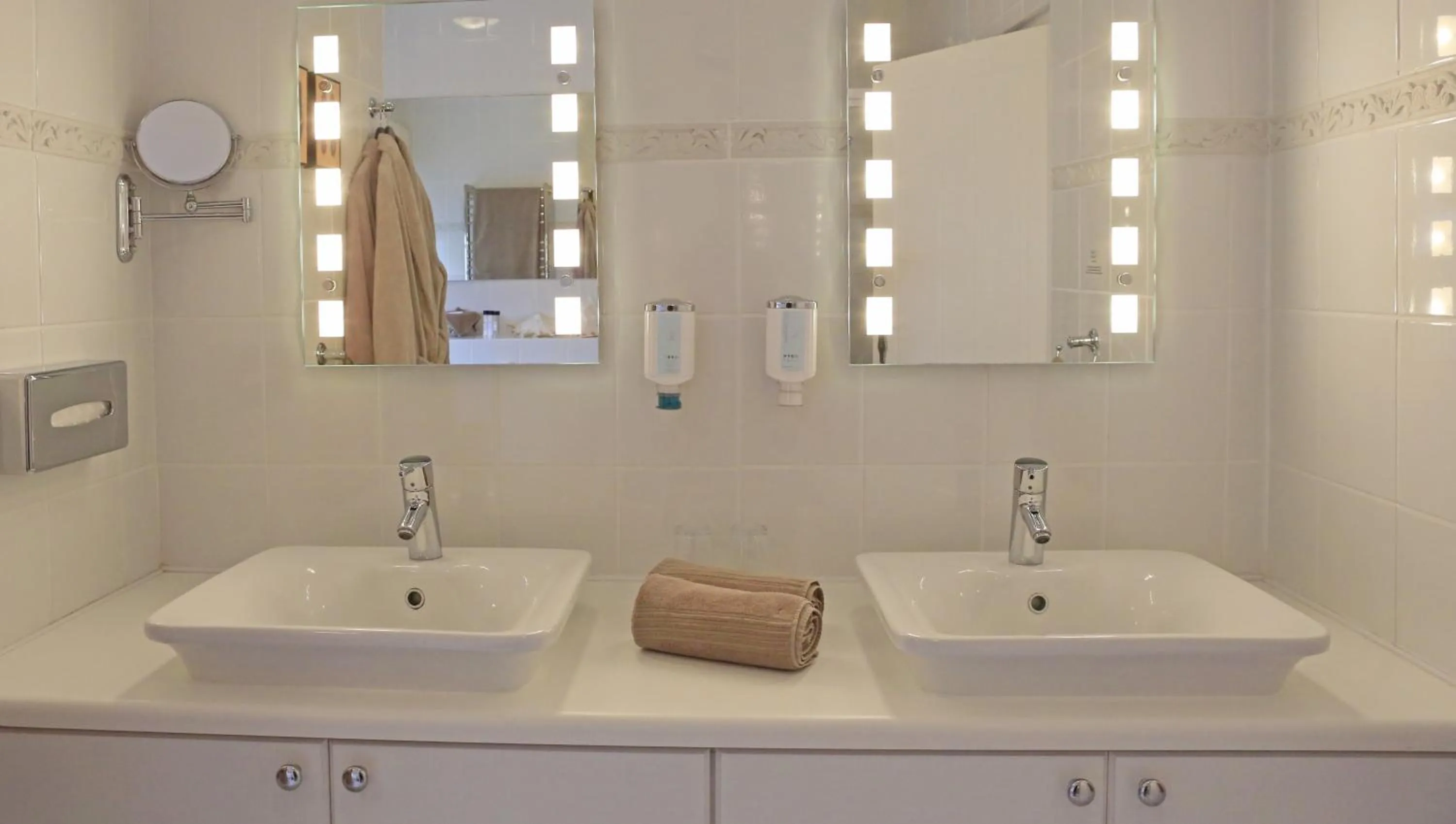 Bathroom in Villa Castollini