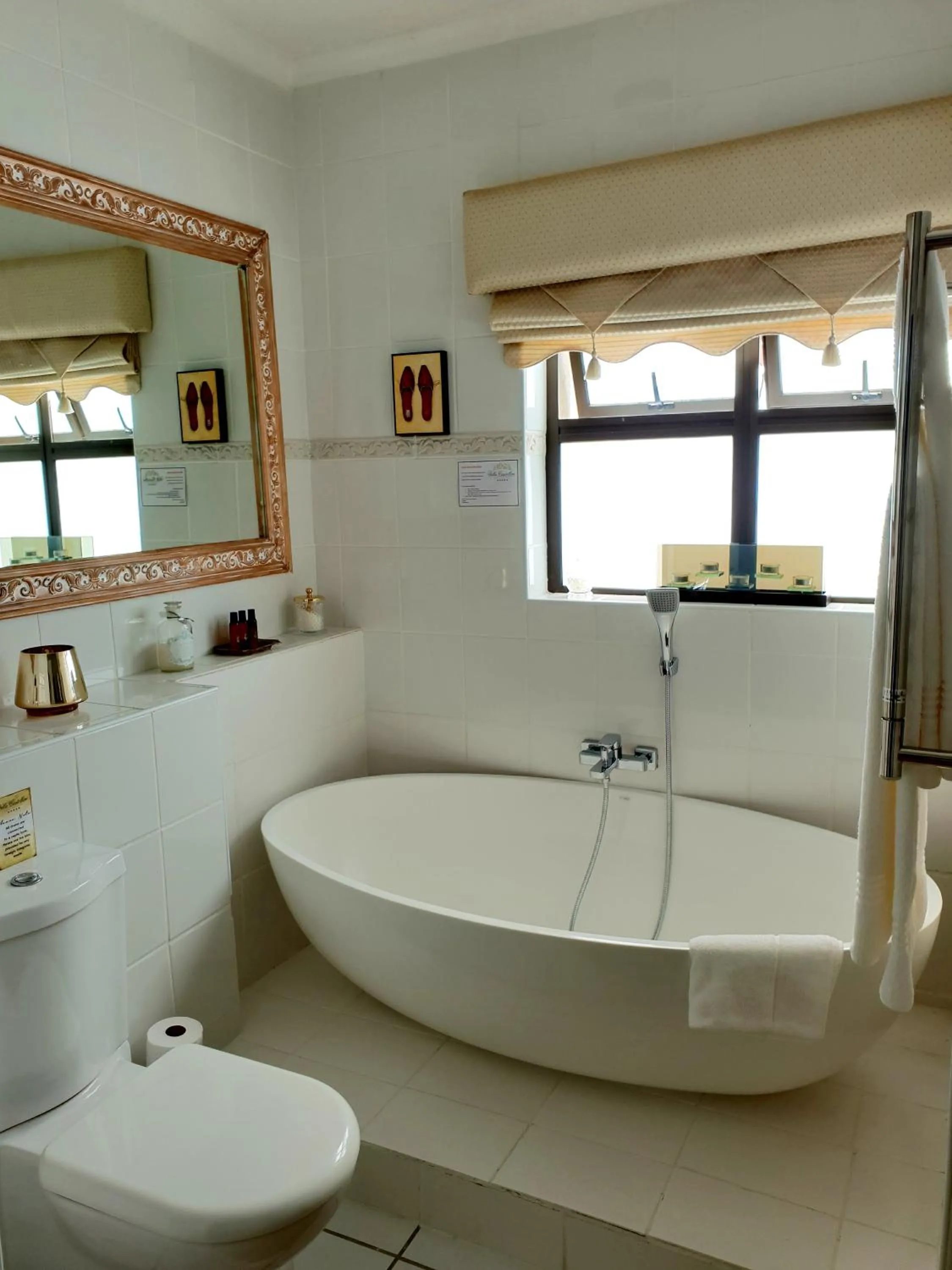 Bathroom in Villa Castollini