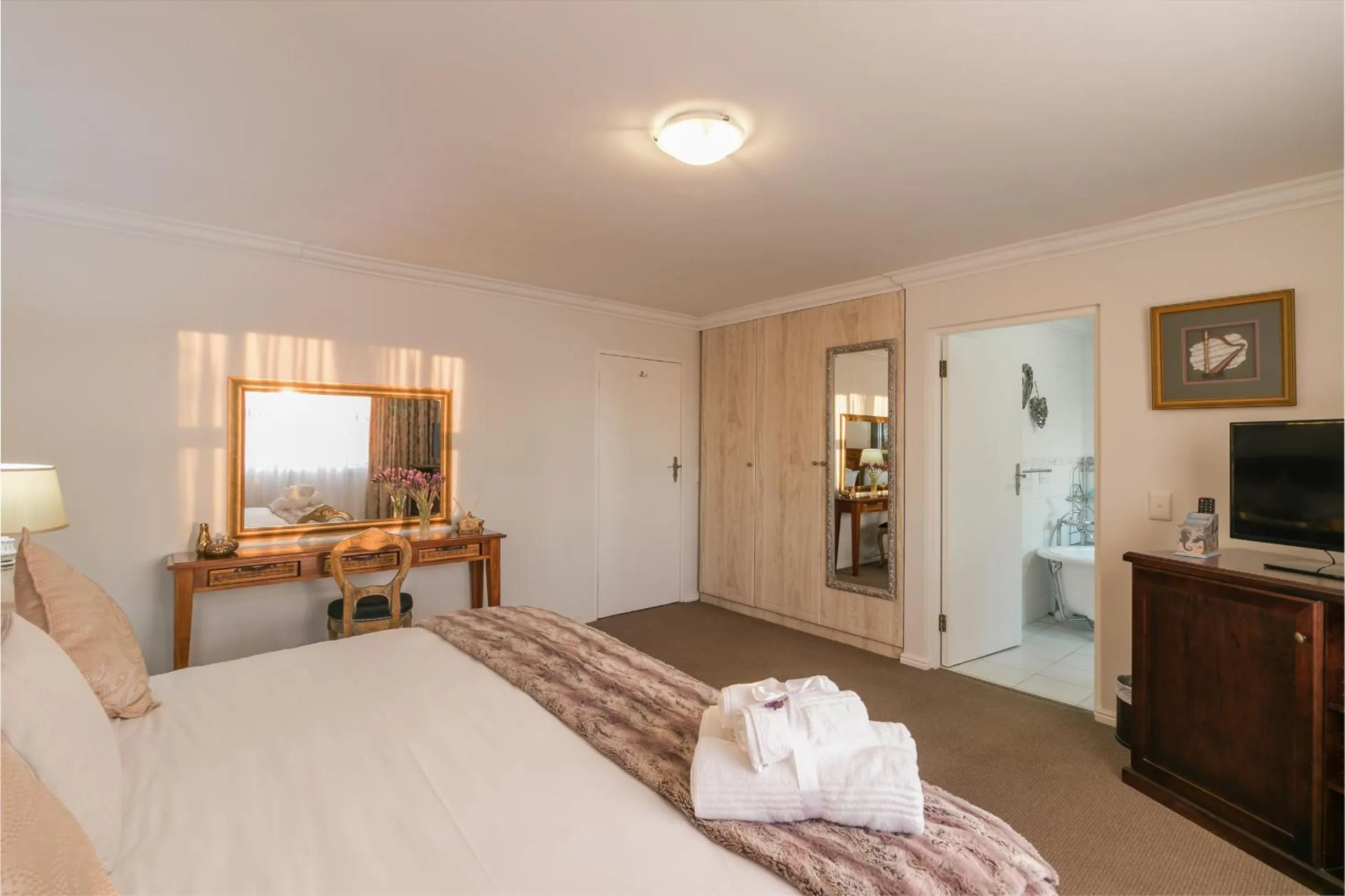 Bedroom, Bed in Villa Castollini