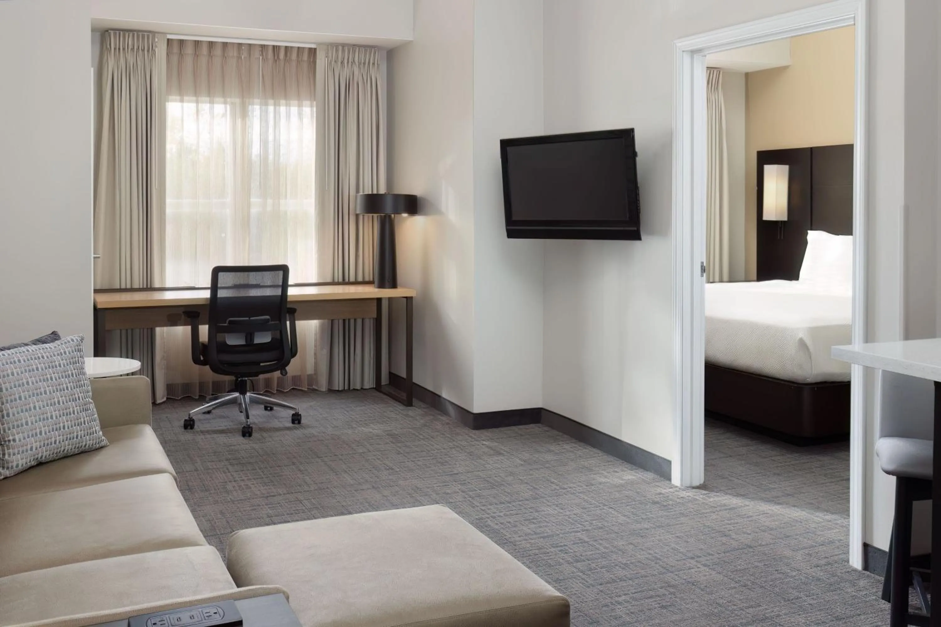 Living room, Bed in Residence Inn Providence Coventry