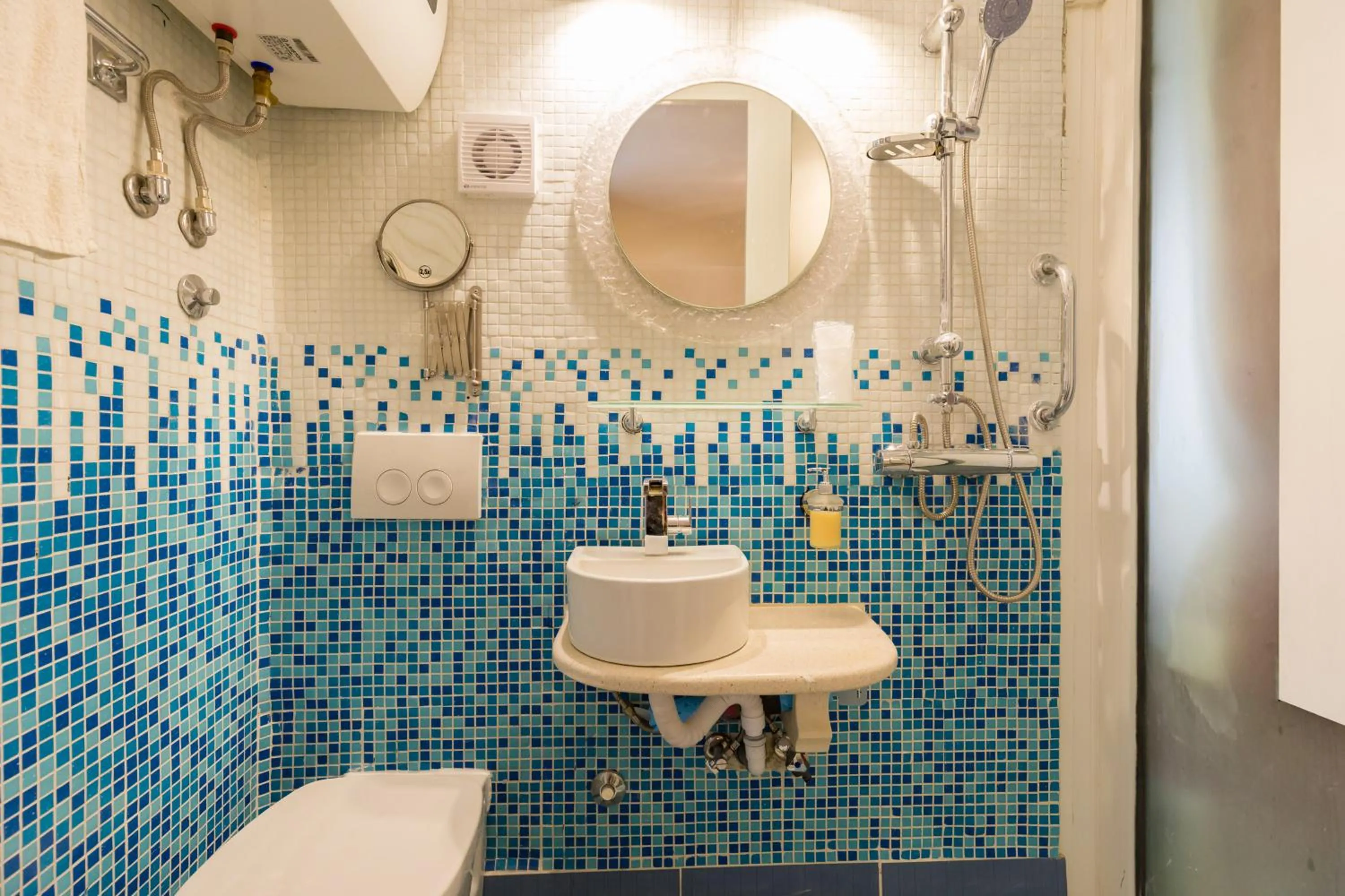 Shower in Mia Casa Dubrovnik
