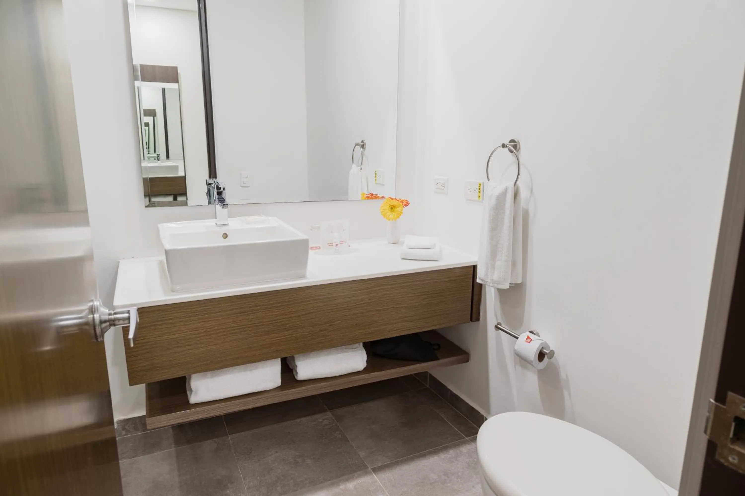 Shower in GHL Style Barrancabermeja