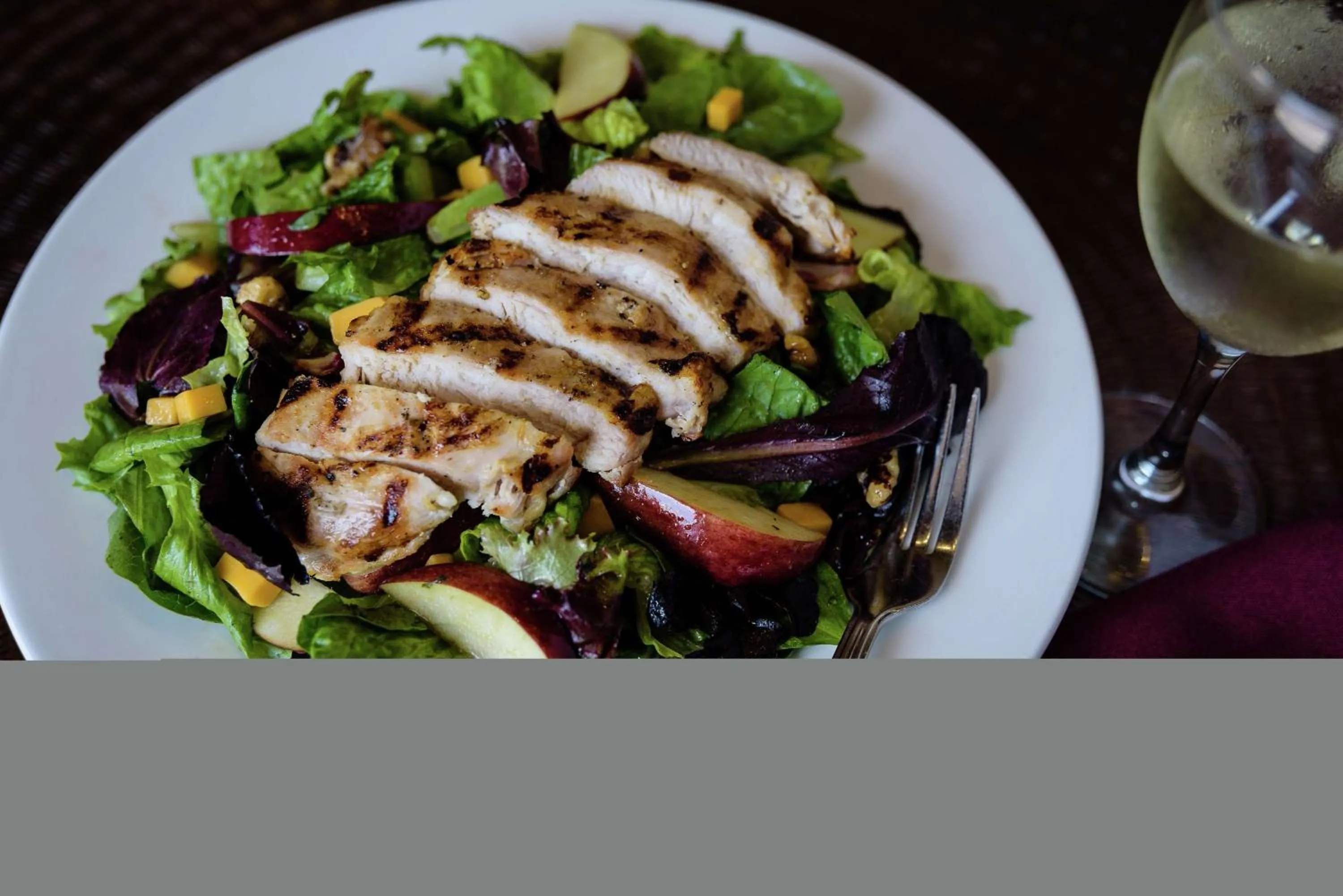 Dining area in Embassy Suites by Hilton Minneapolis North