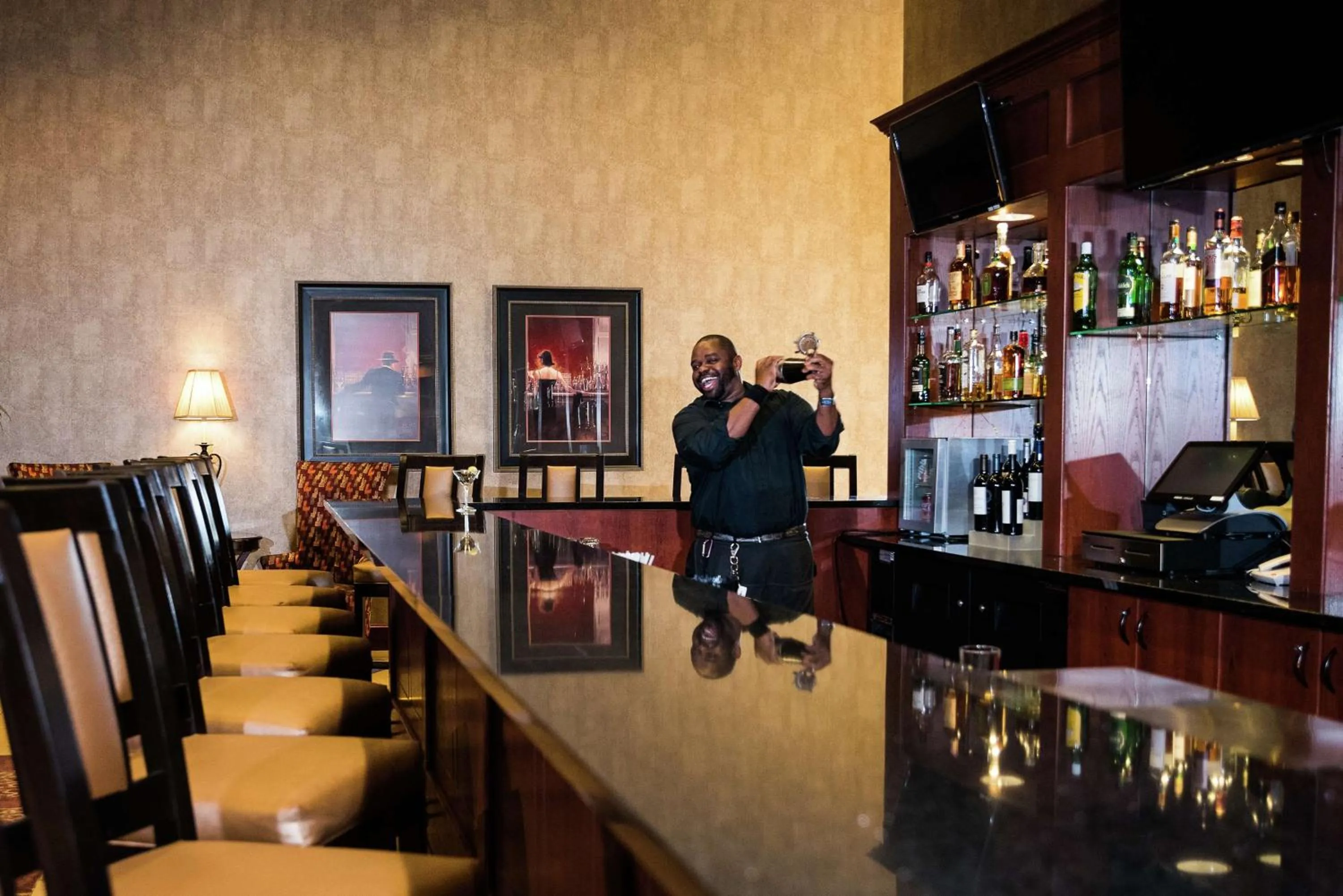 Lounge or bar in Embassy Suites by Hilton Minneapolis North