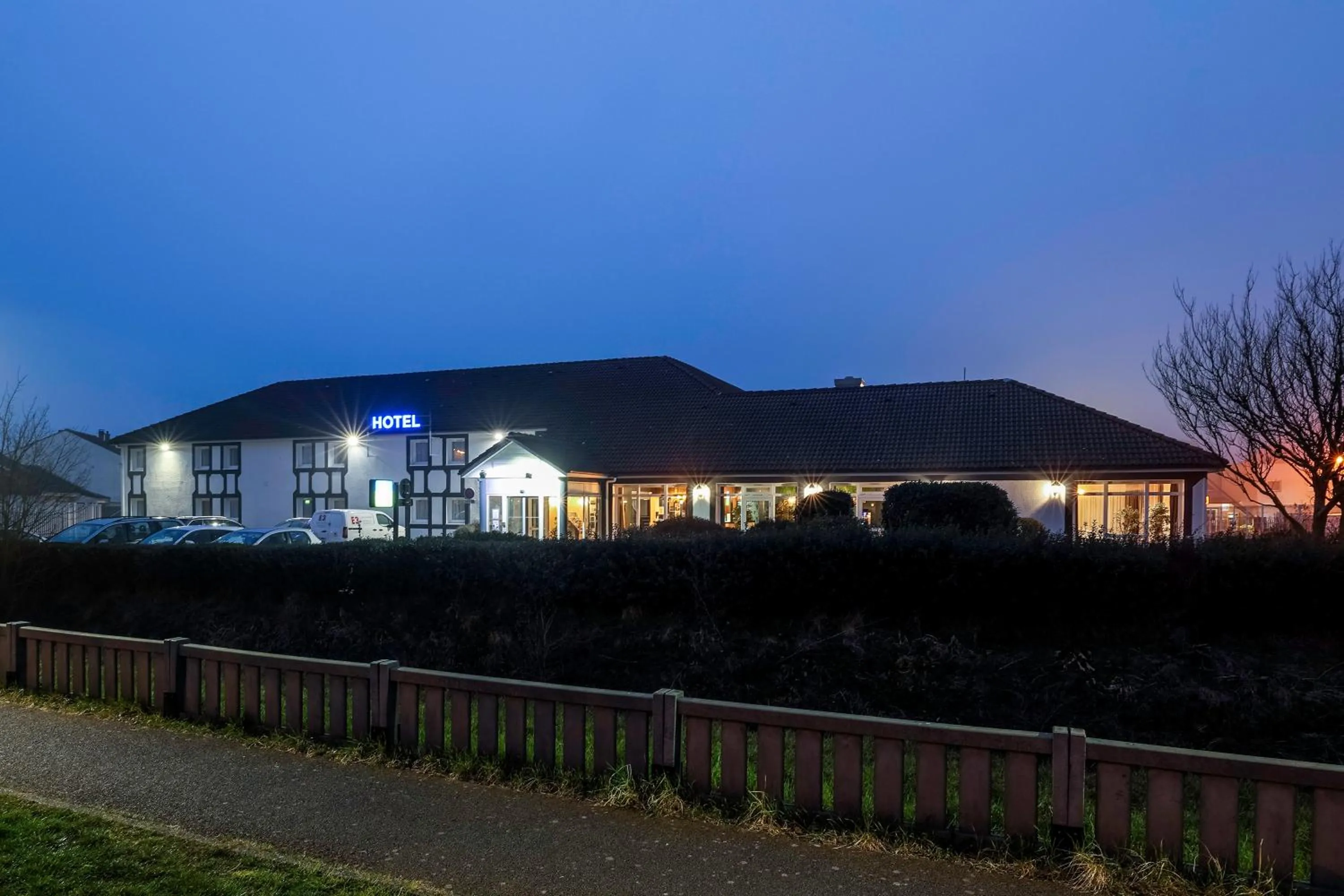 Sure Hotel by Best Western Calais Coquelles Tunnel s/ Manche