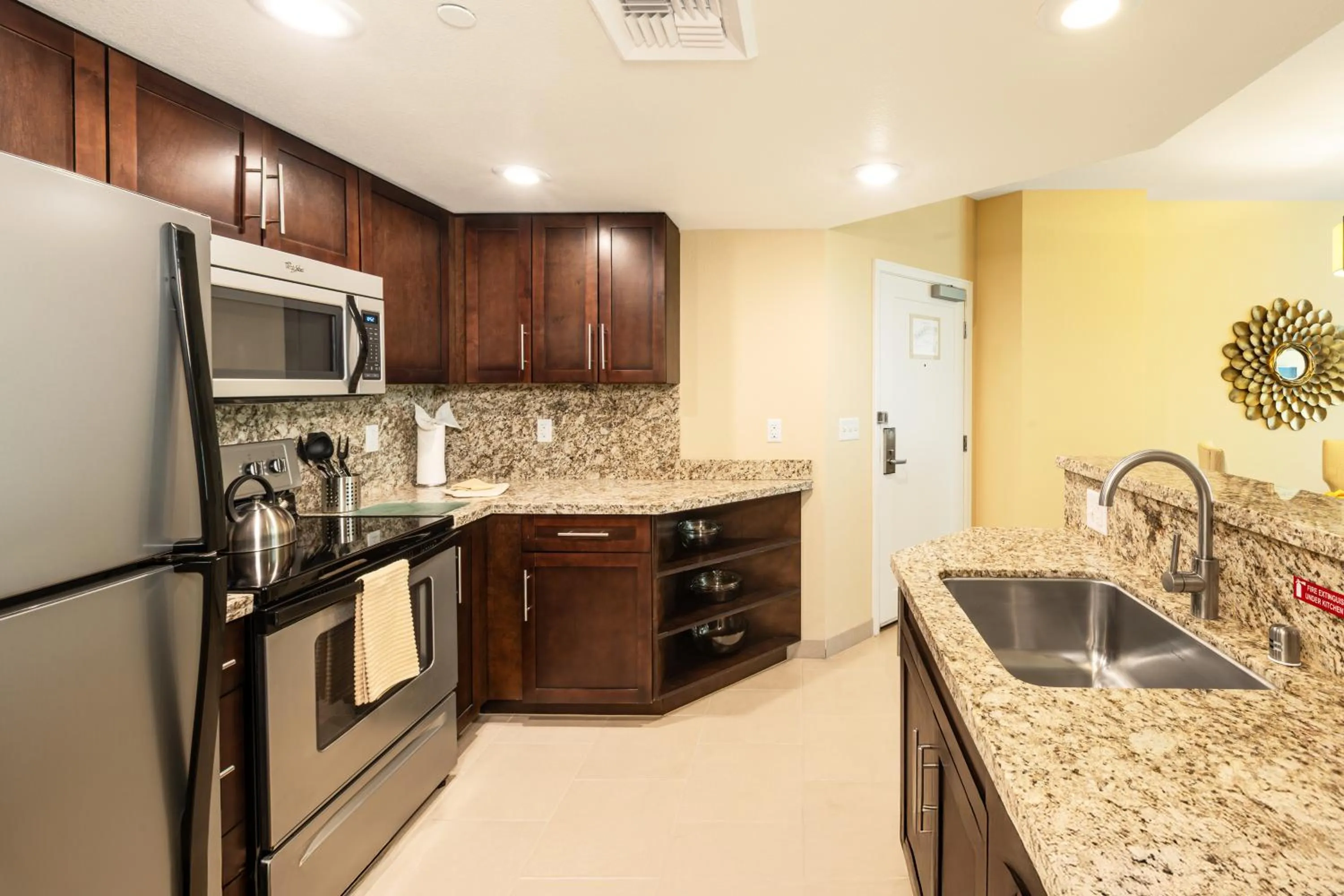 Kitchen or kitchenette in The Berkley, Las Vegas