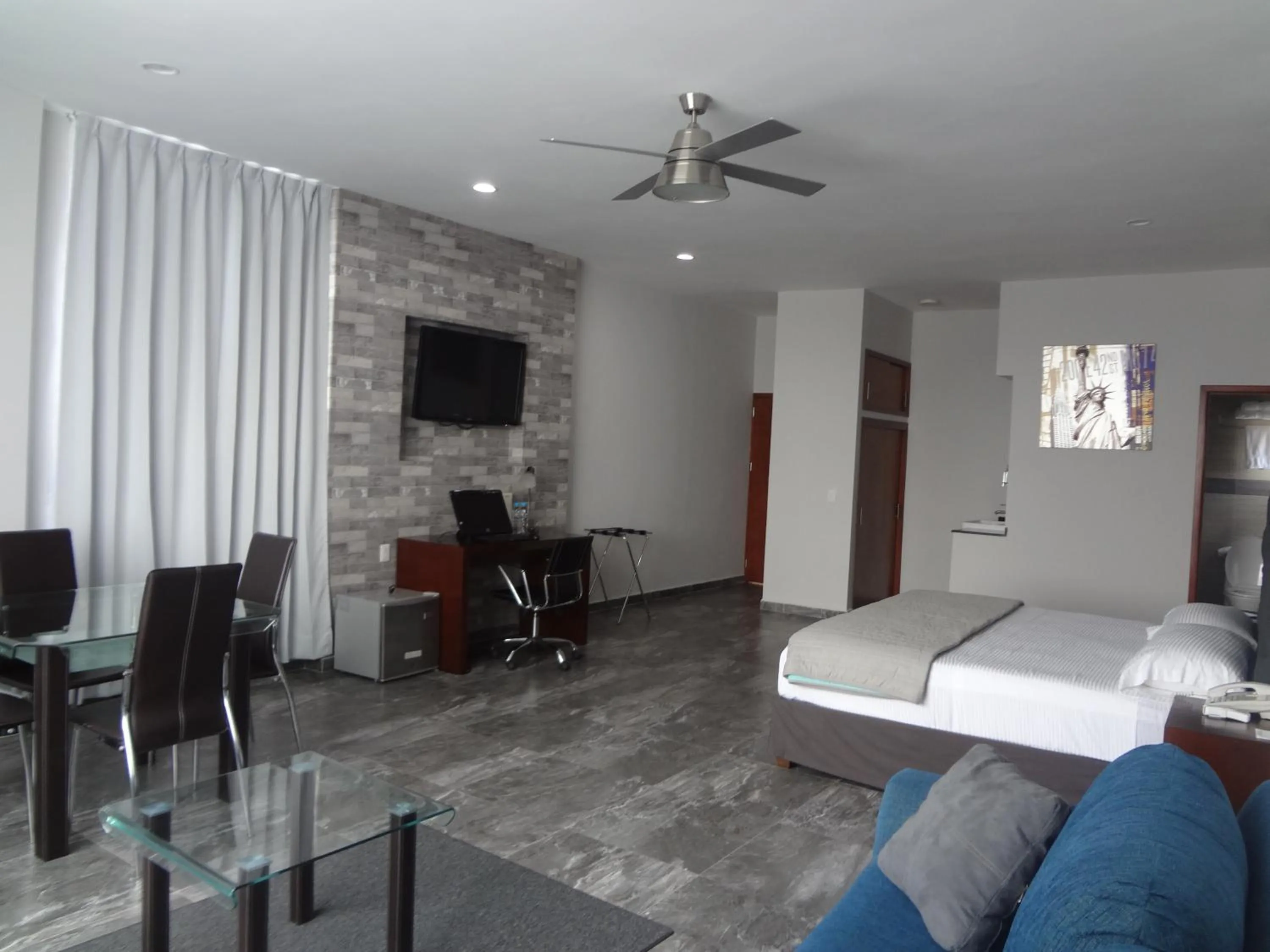 Bed in Hotel Civic Express