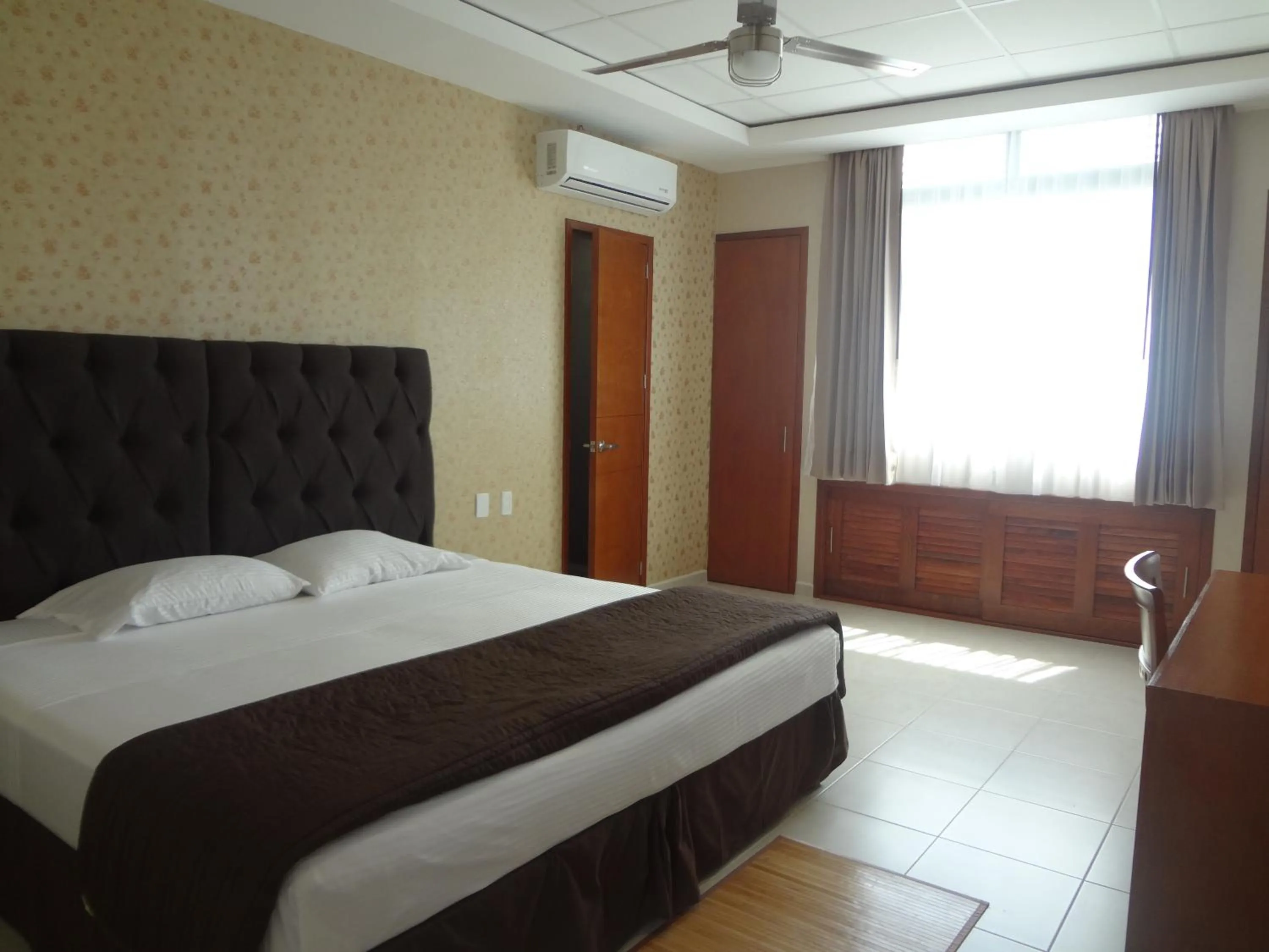 Bed in Hotel Civic Express