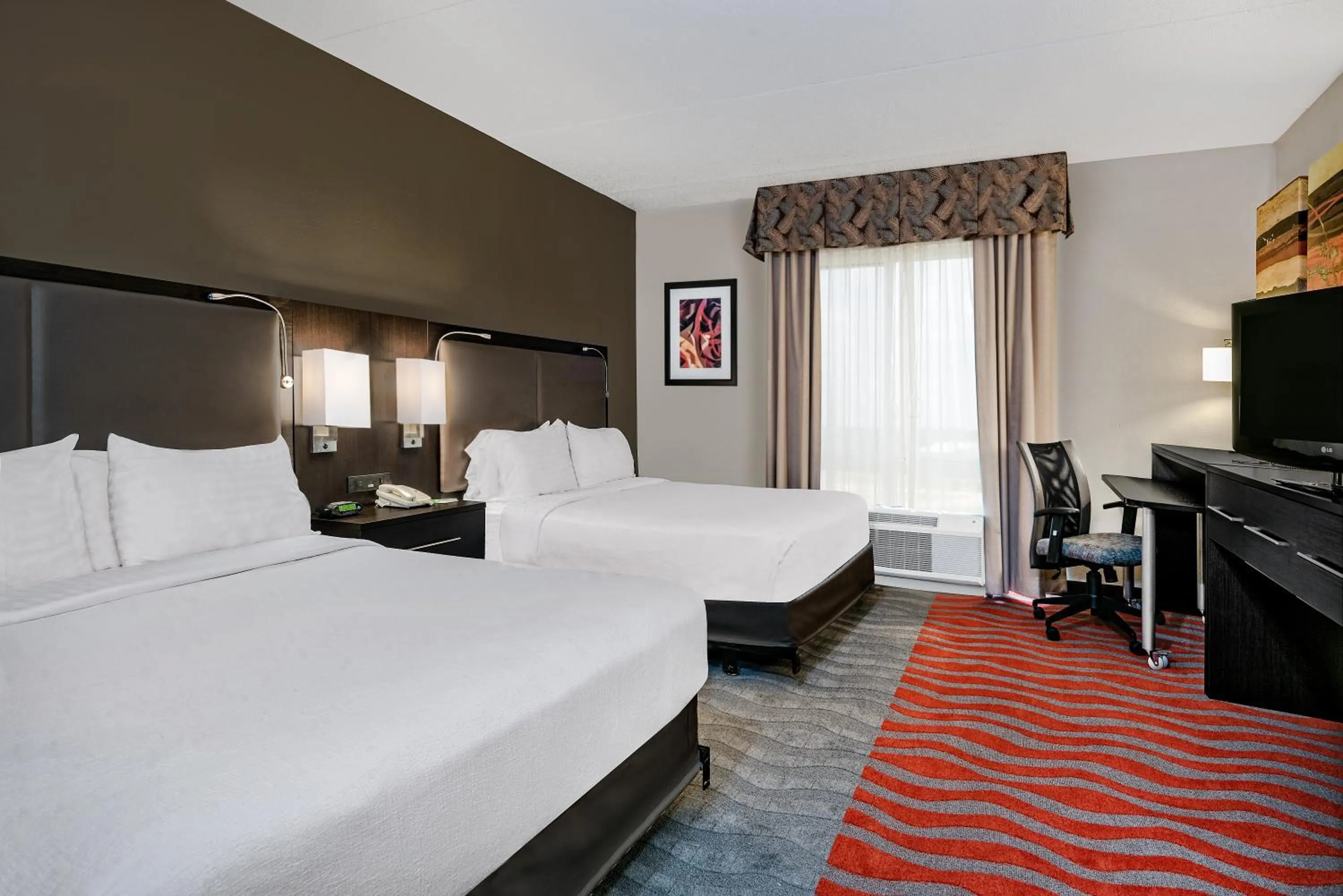 Bed in Holiday Inn & Suites College Station-Aggieland by IHG
