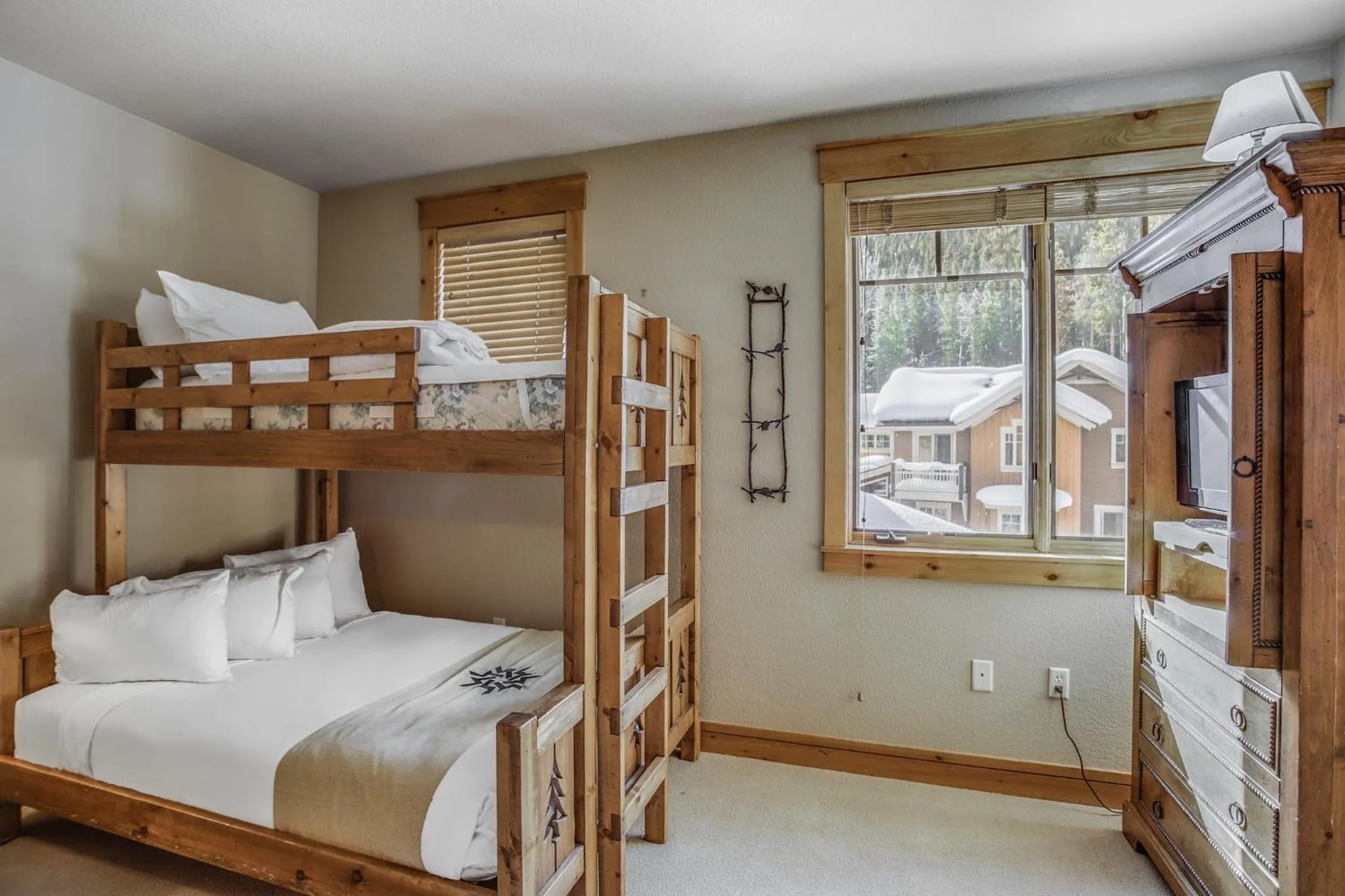 Photo of the whole room, Bed in East Keystone by Keystone Resort