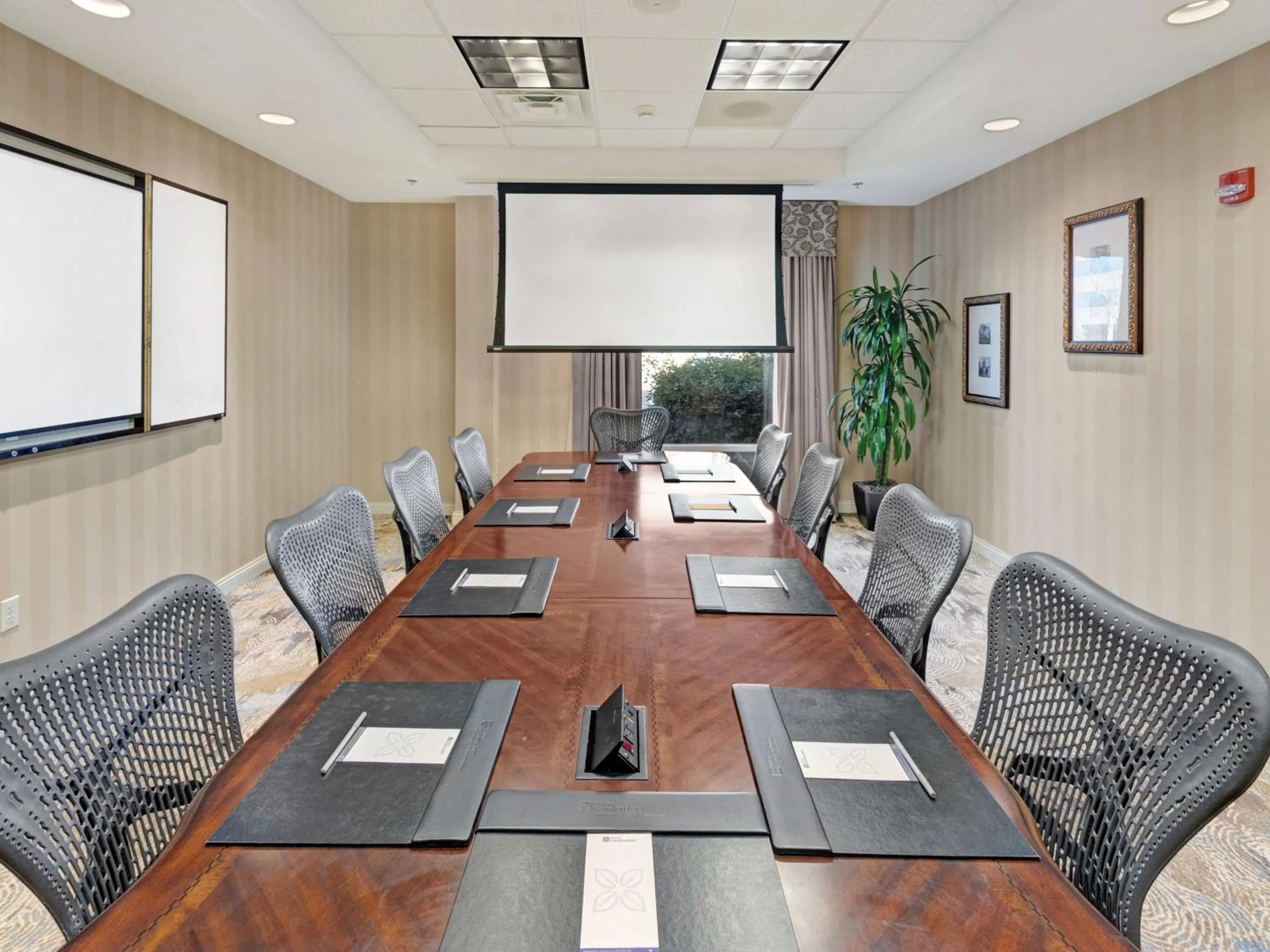 Meeting/conference room in Hilton Garden Inn Oklahoma City North Quail Springs