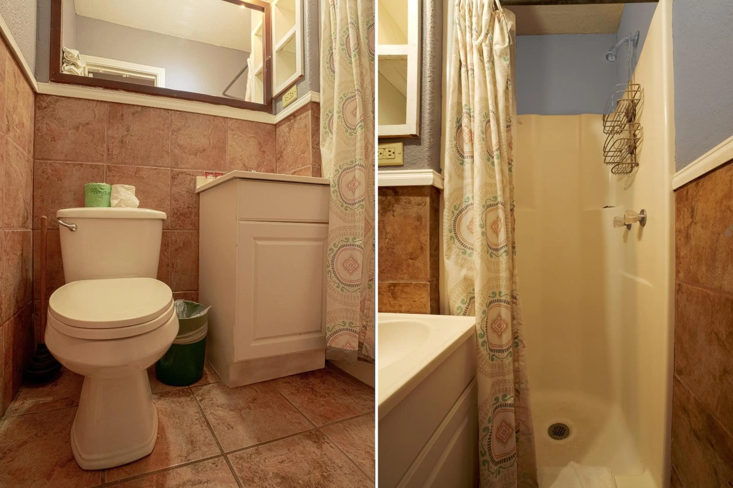 Bathroom in Texana Inn Edna By OYO