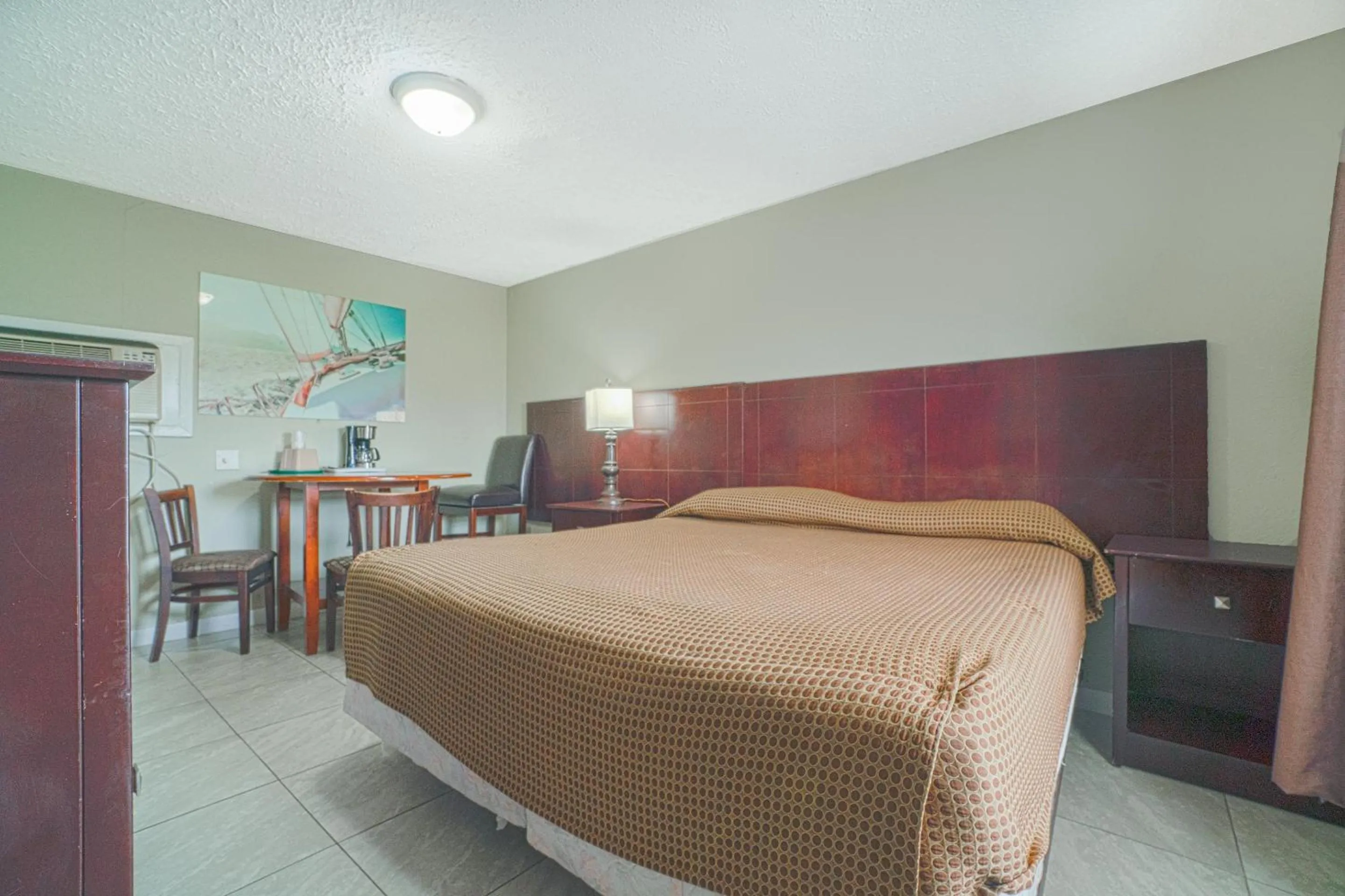 Bedroom, Bed in Texana Inn Edna By OYO