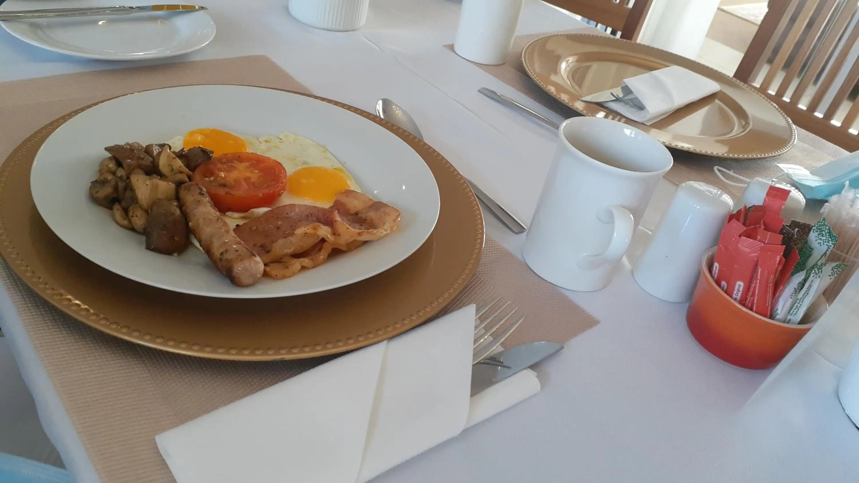 Breakfast in Cinnamon House Bed & Breakfast