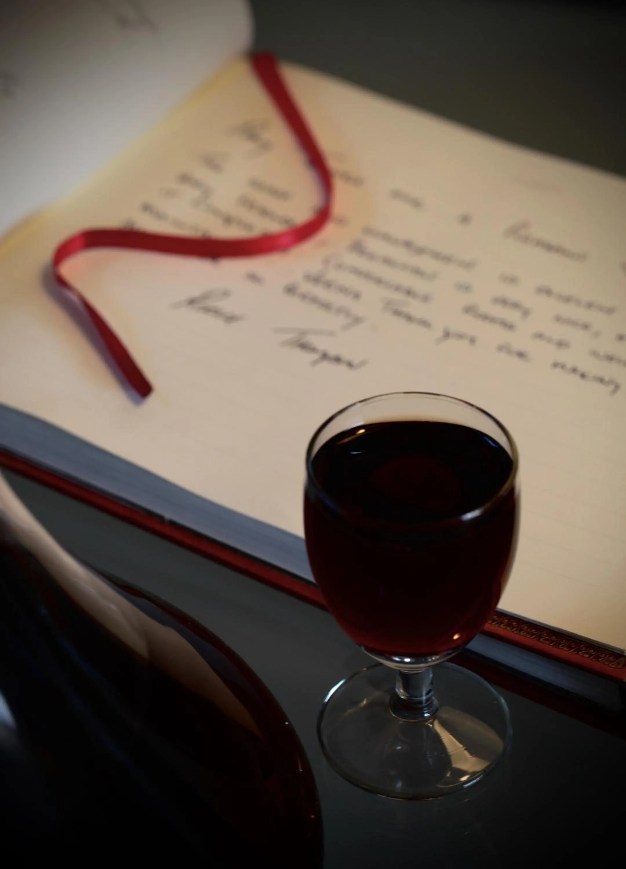 Property logo or sign in Cinnamon House Bed & Breakfast