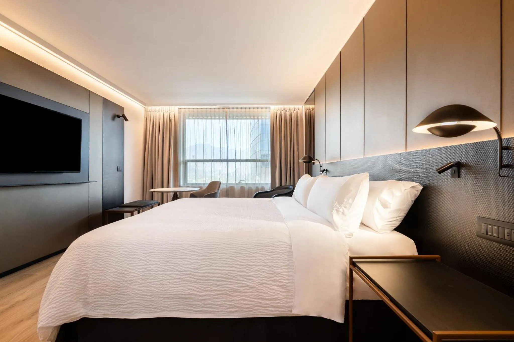 Photo of the whole room, Bed in Holiday Inn Express Santiago Las Condes by IHG