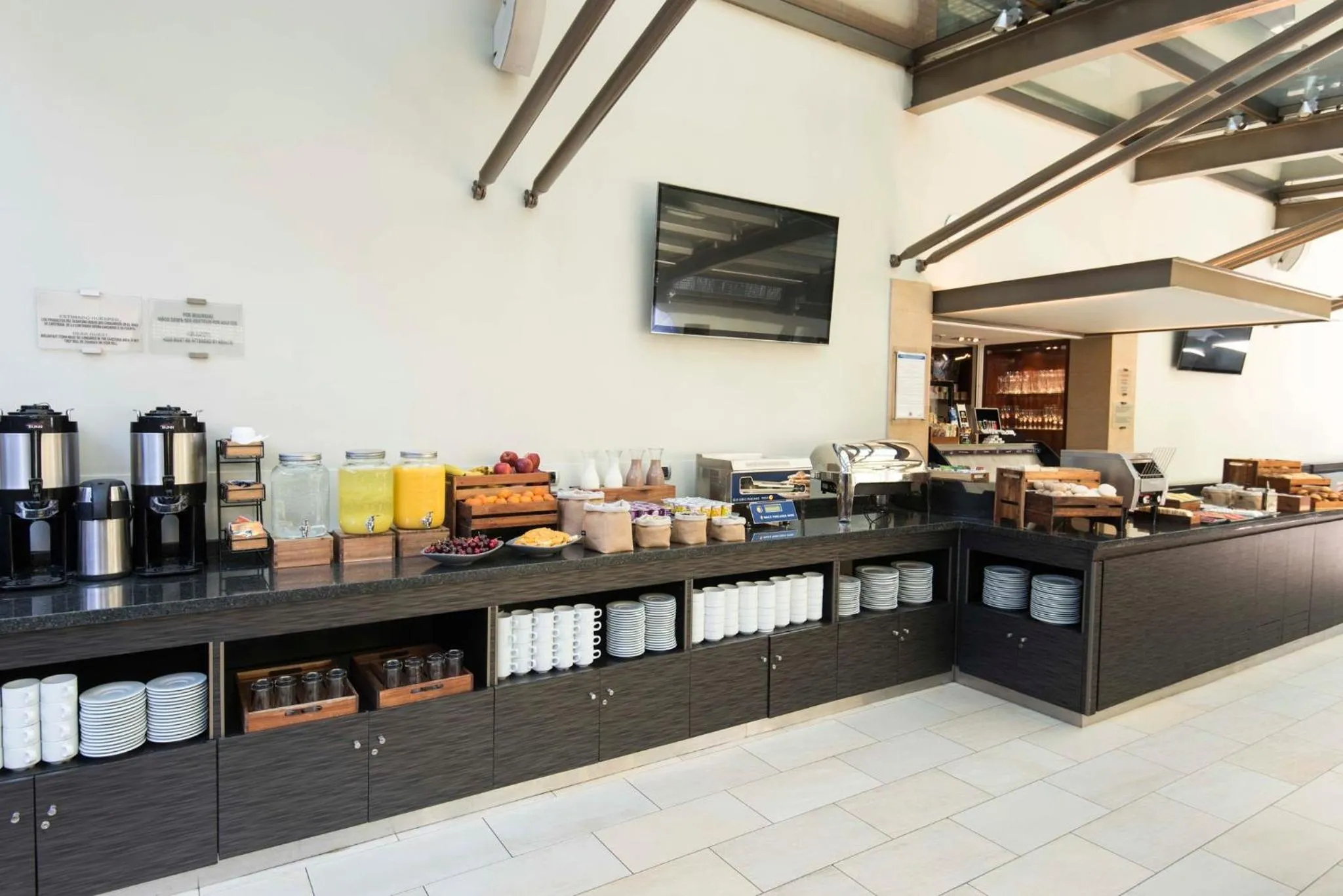 Breakfast in Holiday Inn Express Santiago Las Condes by IHG