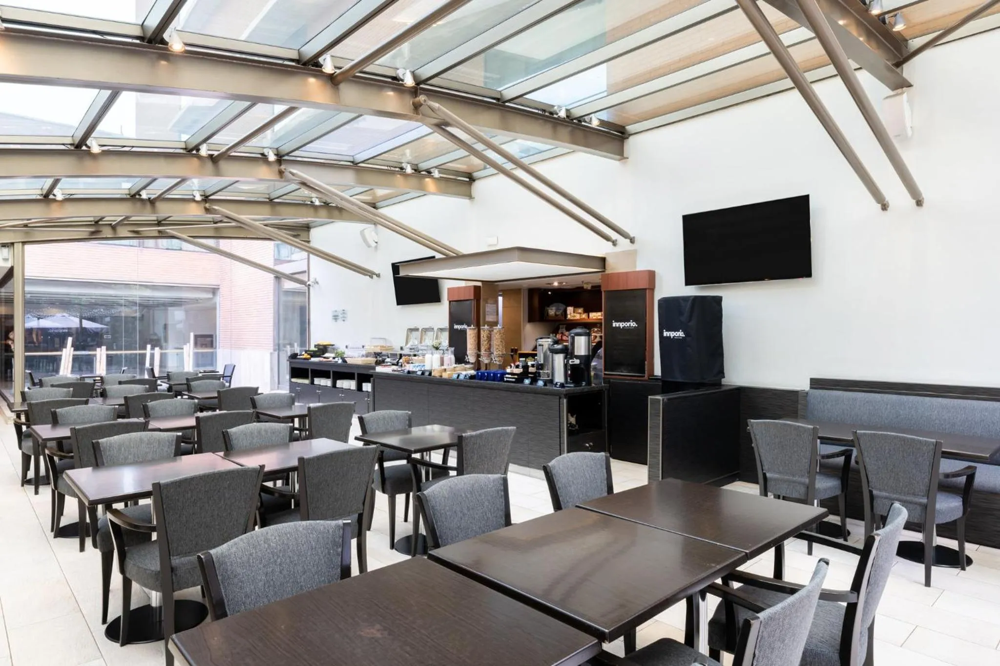 Breakfast in Holiday Inn Express Santiago Las Condes by IHG