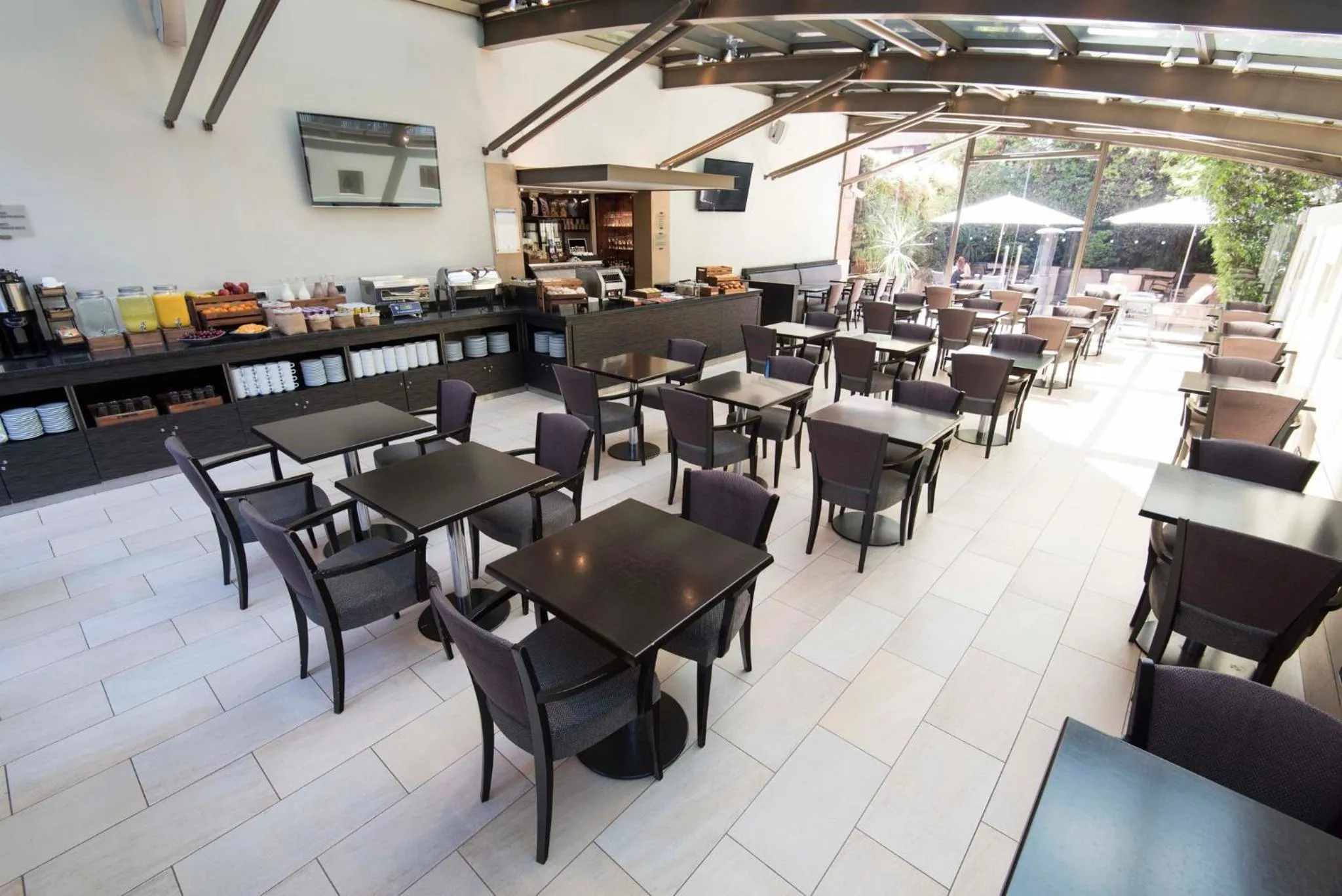 Breakfast in Holiday Inn Express Santiago Las Condes by IHG