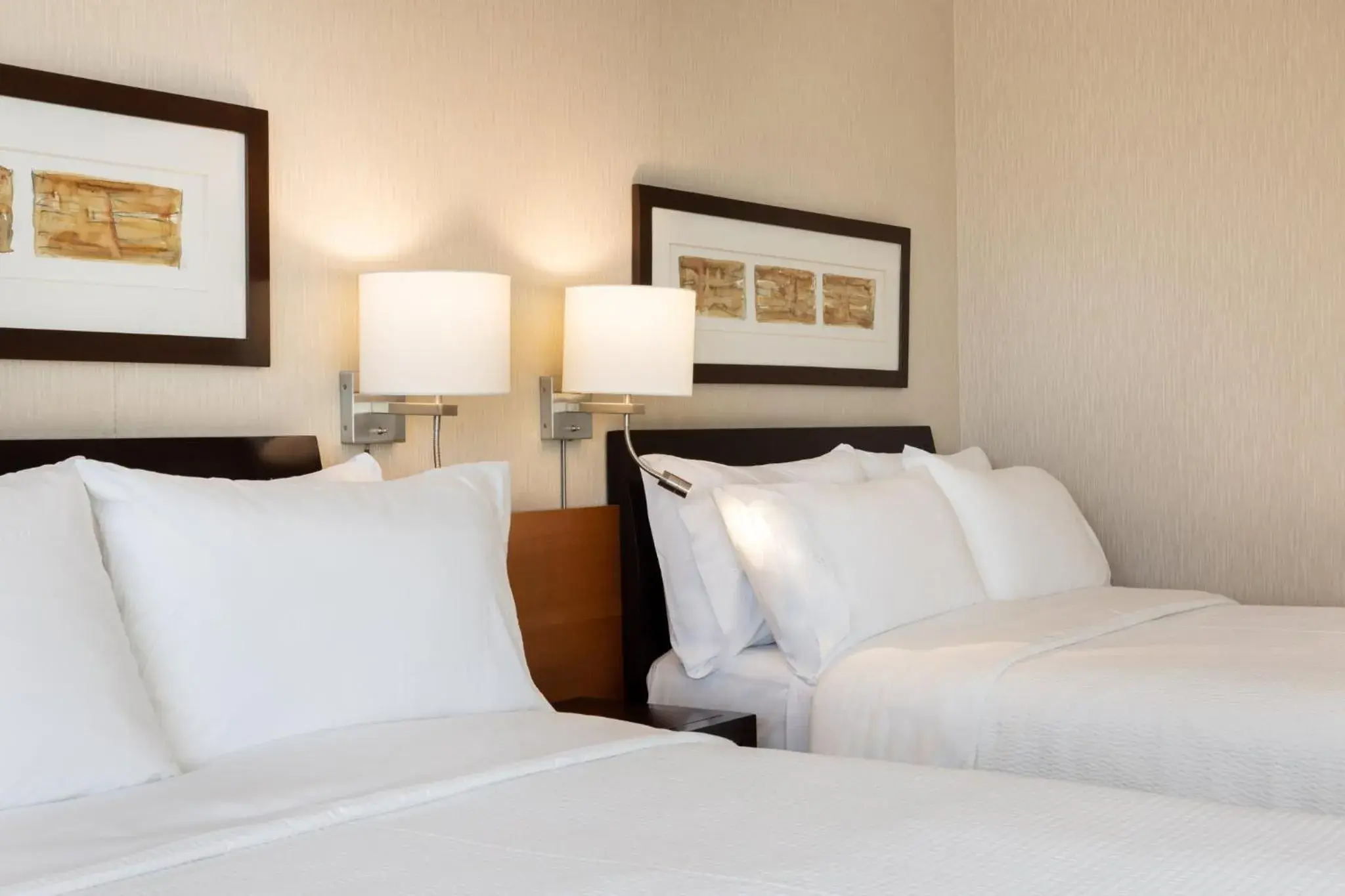 Standard Room with Two Queen Beds in Holiday Inn Express Santiago Las Condes by IHG Standard Room with Two Queen Beds in Holiday Inn Express Santiago Las Condes by IHG