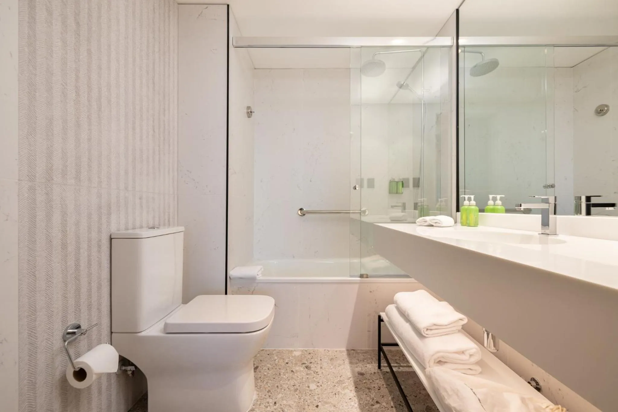 Bathroom in Holiday Inn Express Santiago Las Condes by IHG