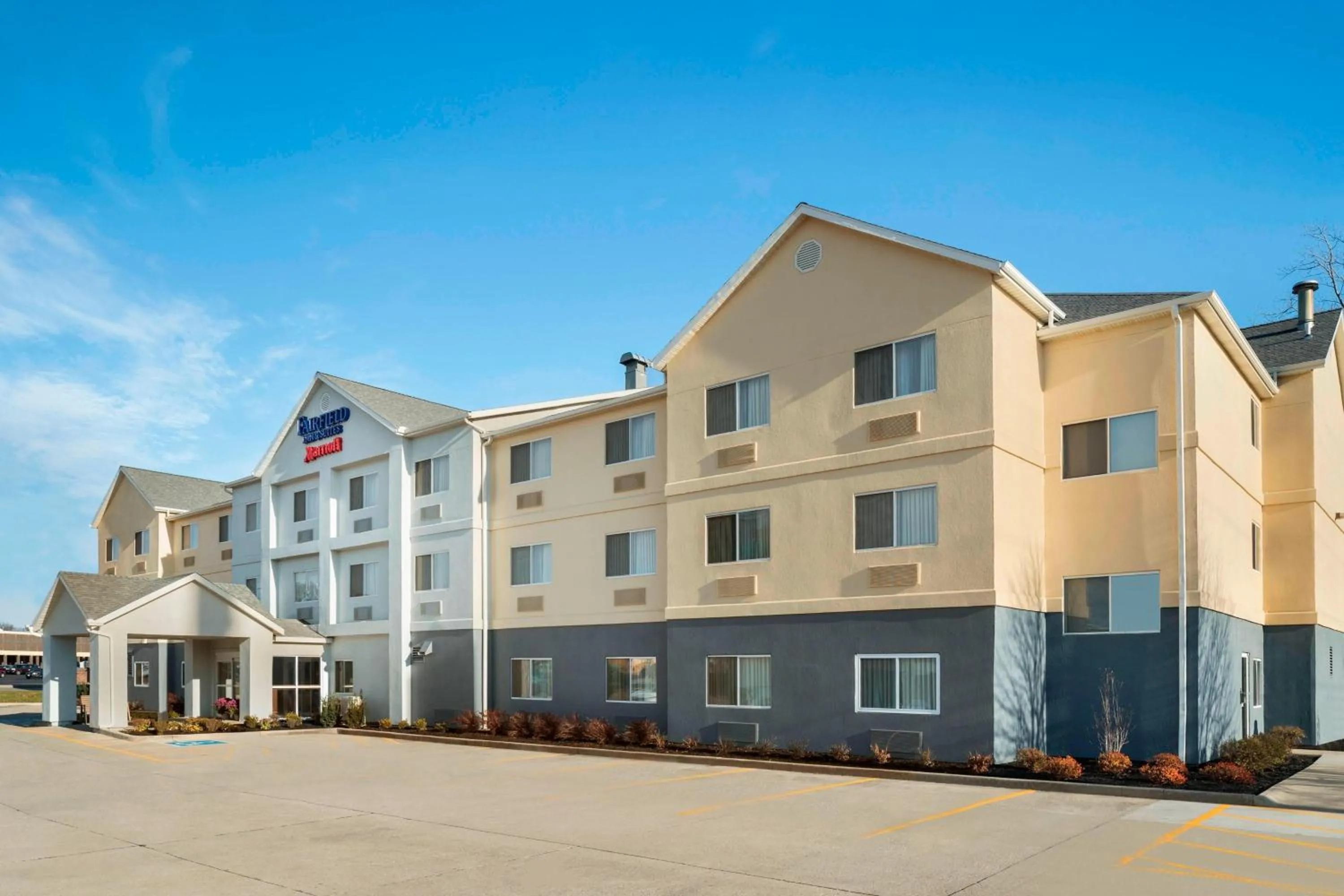 Property building in Fairfield Inn & Suites Lima