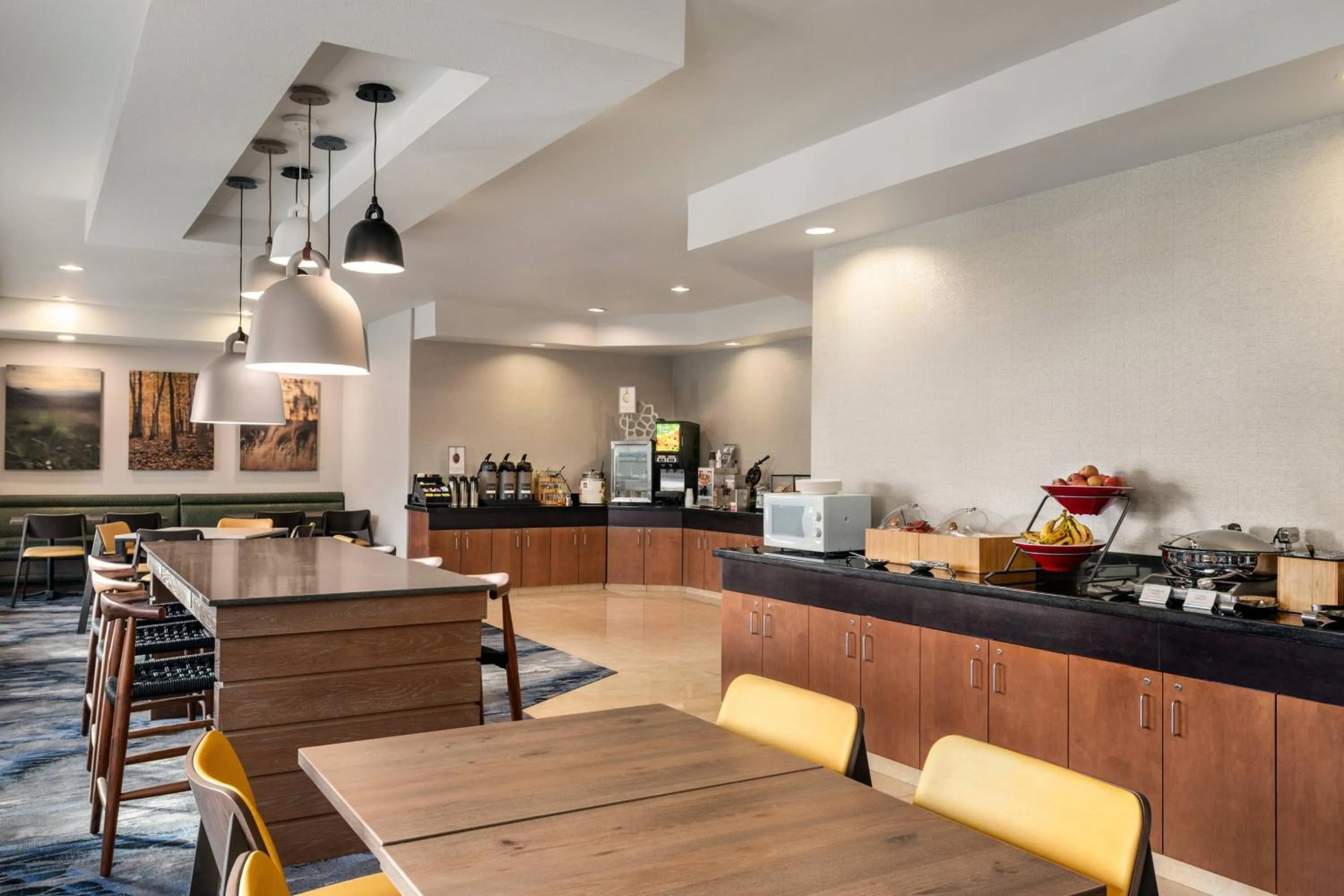 Breakfast in Fairfield Inn & Suites Stillwater