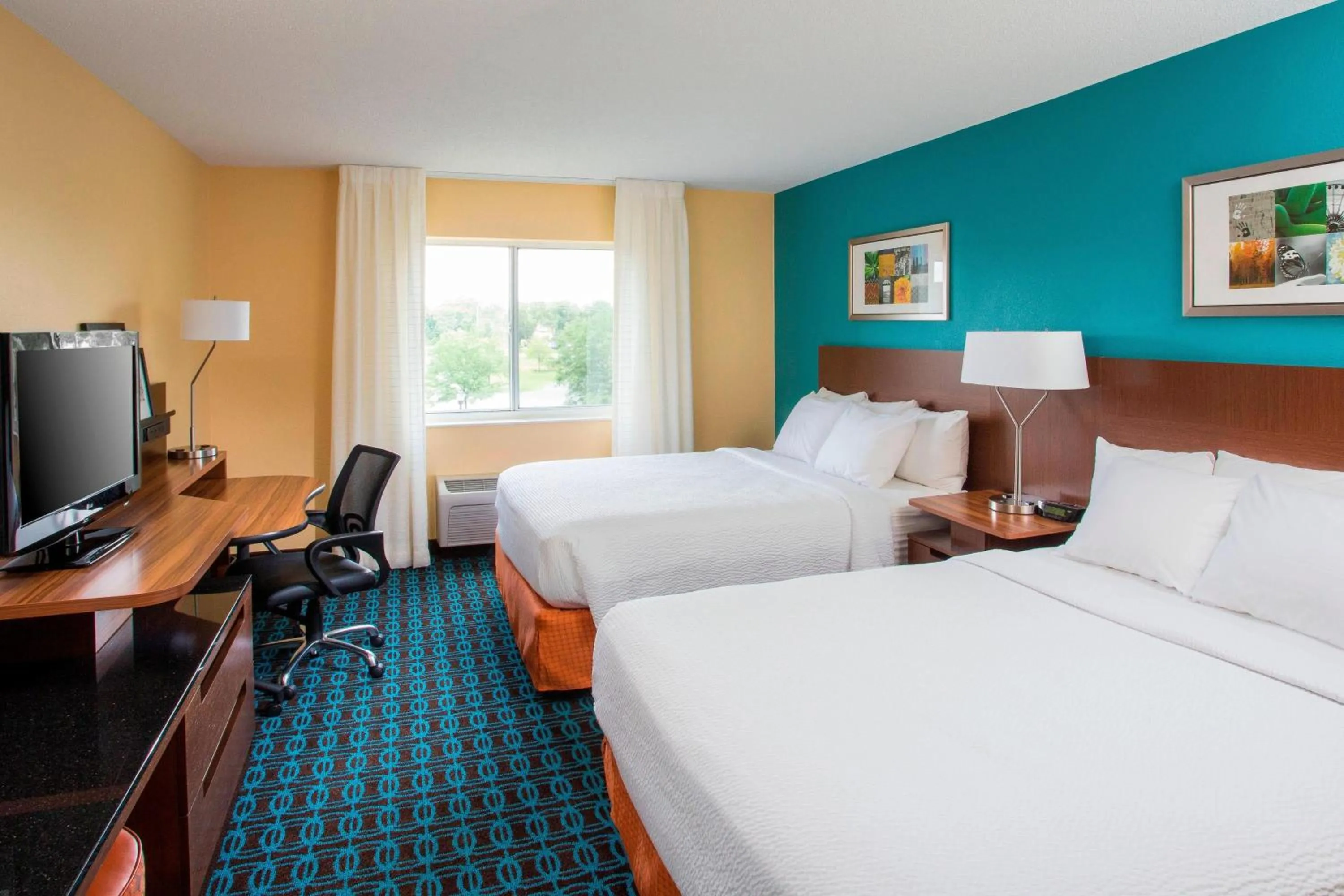 Photo of the whole room, Bed in Fairfield Inn & Suites Ashland