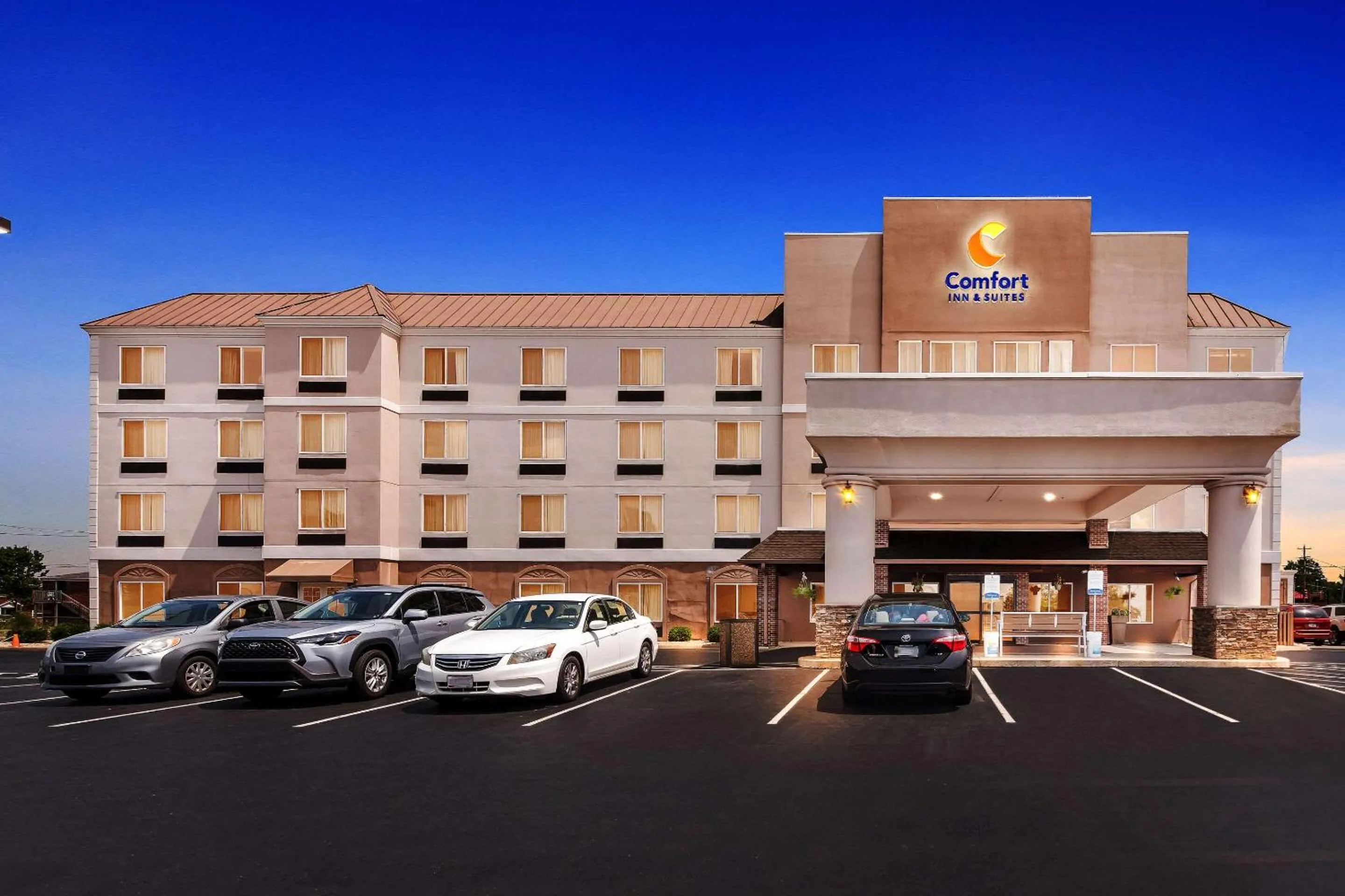 Property building in Comfort Inn & Suites Heath - Newark South