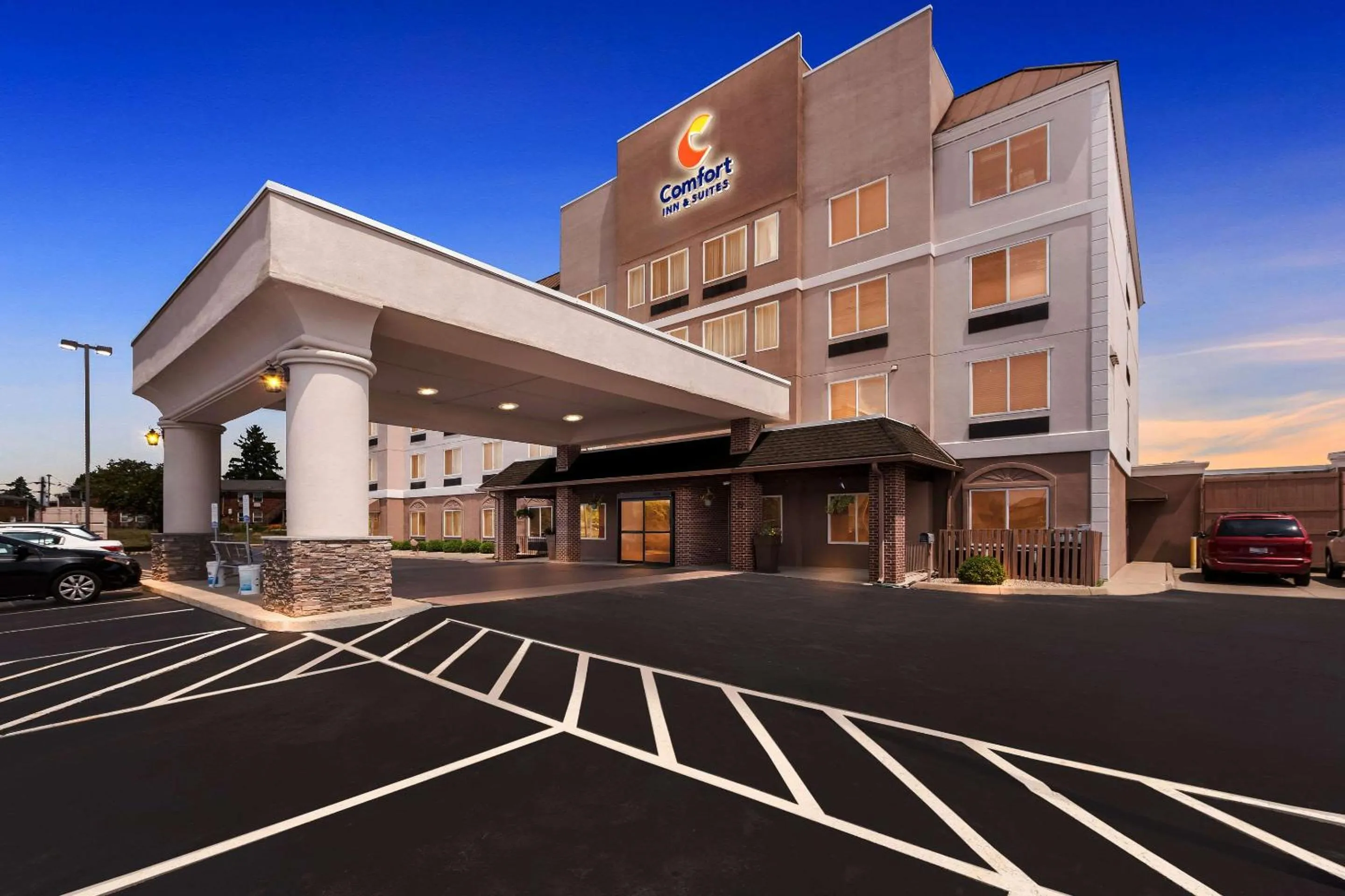 Property building in Comfort Inn & Suites Heath - Newark South