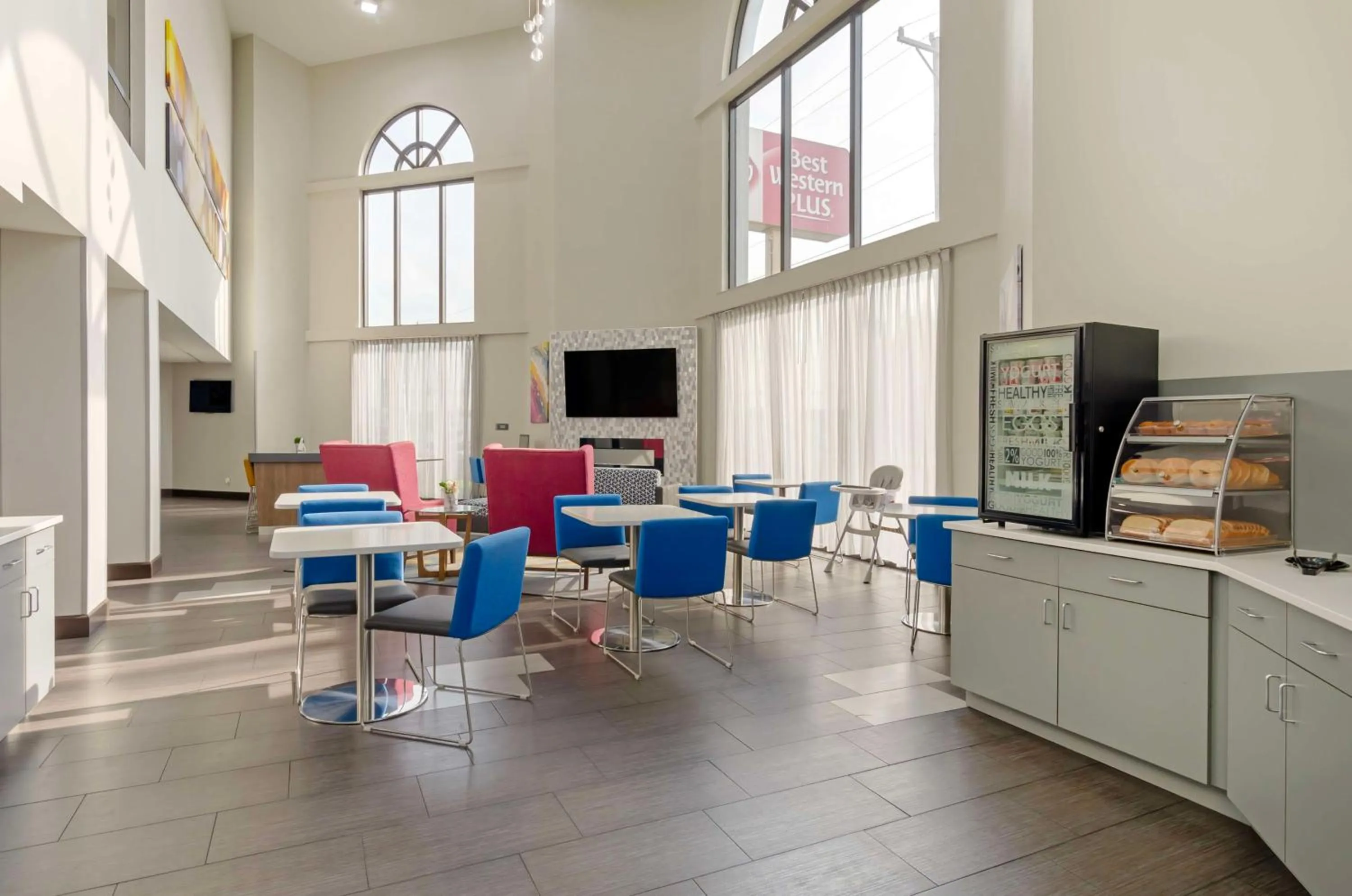 Breakfast in Best Western Plus Harrisonburg