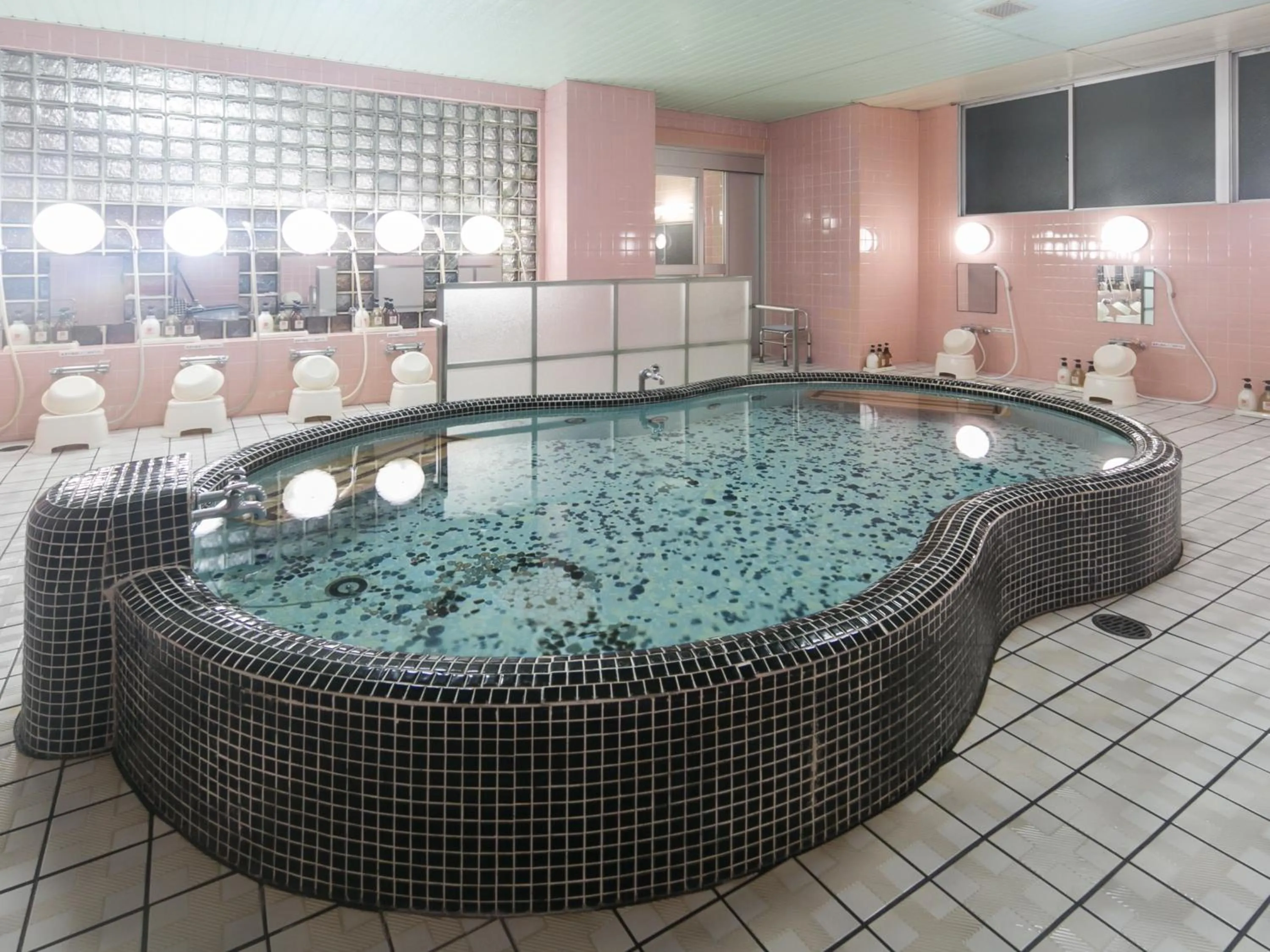 Public Bath in Riverside Hotel Shoei