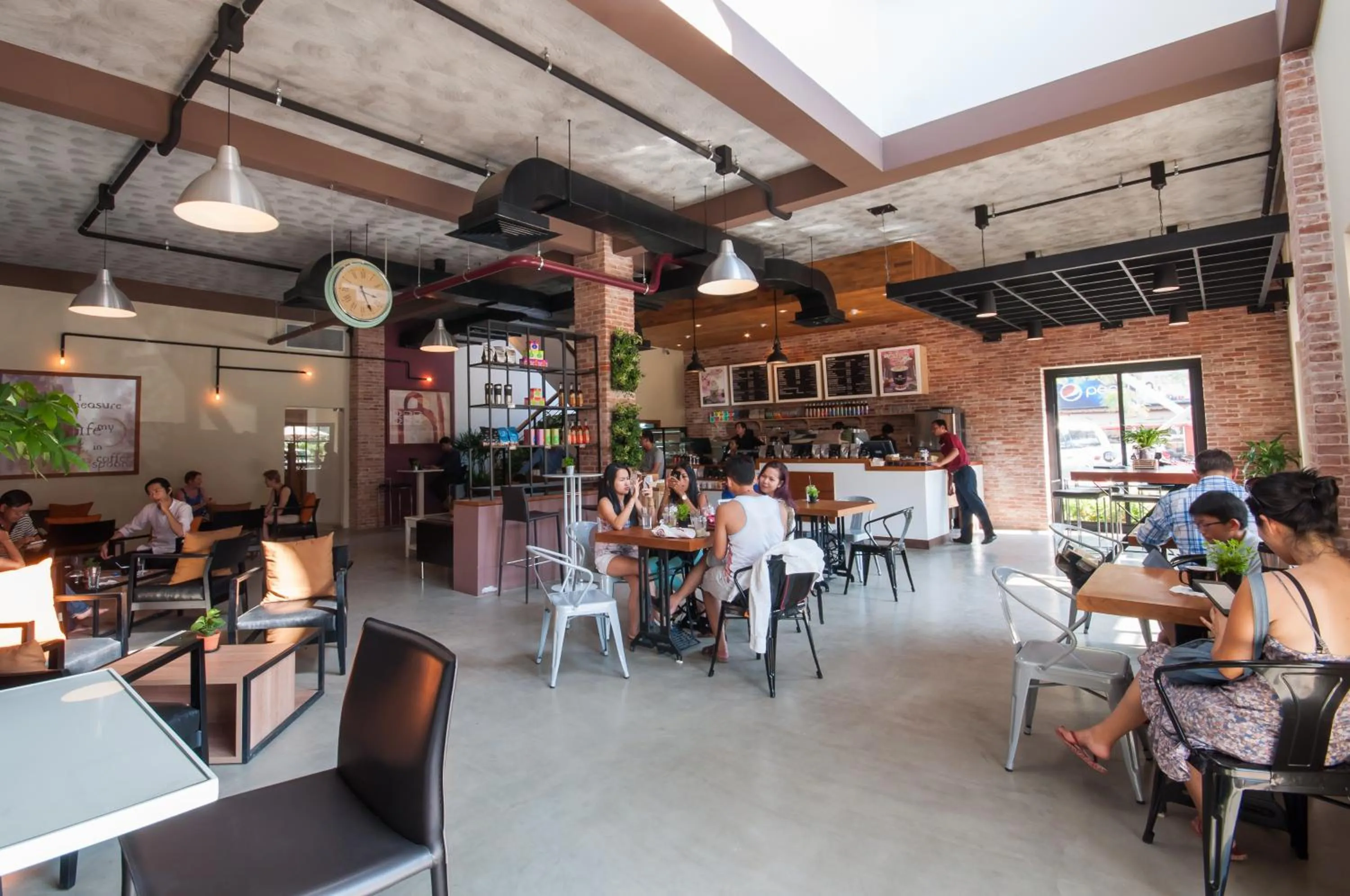 Restaurant/places to eat in The Privilege Boutique