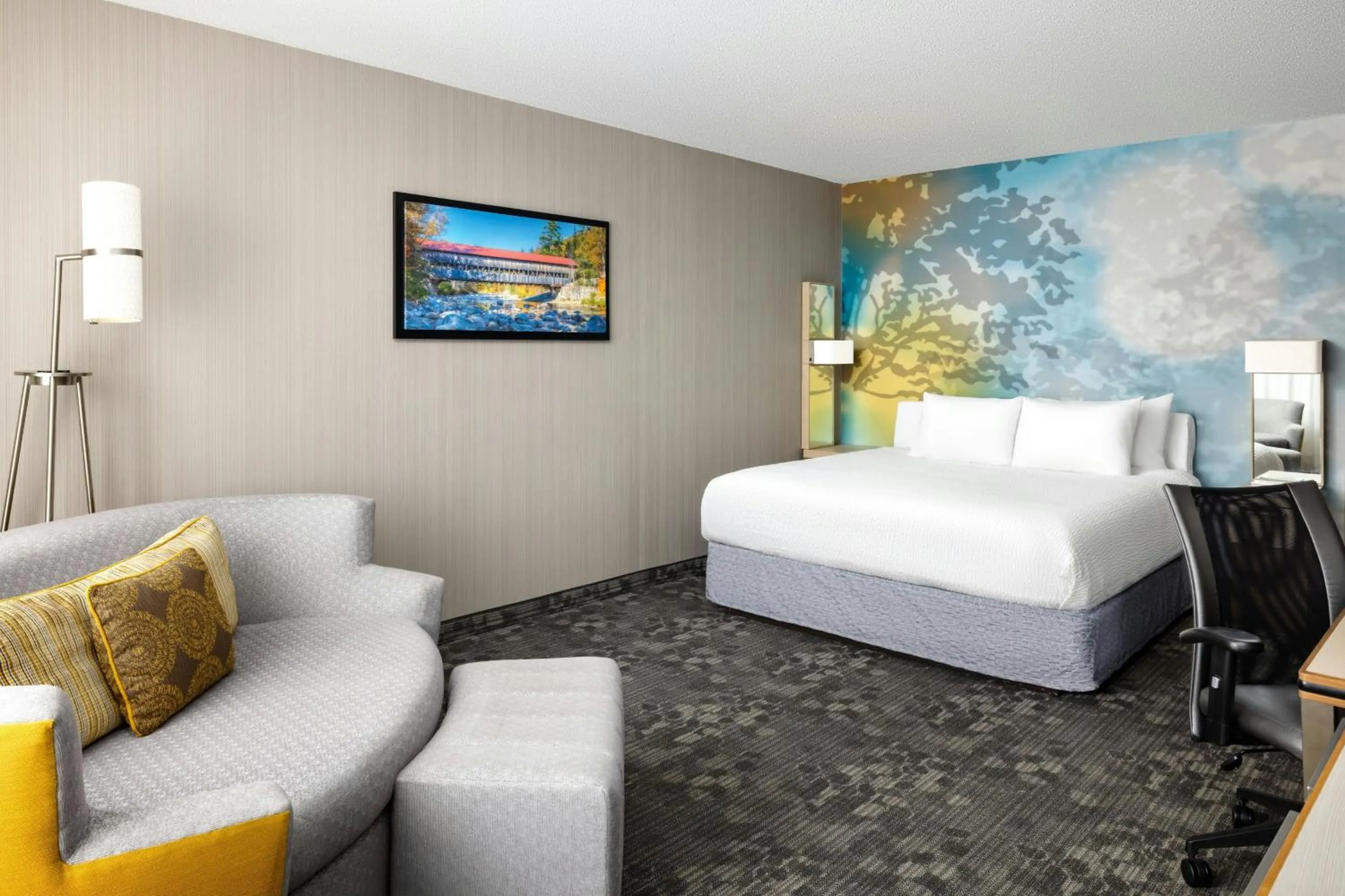 Photo of the whole room, Bed in Courtyard by Marriott Concord