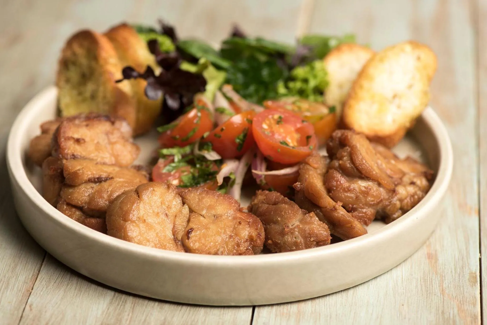 Restaurant/places to eat in Holiday Inn Santiago - Airport Terminal by IHG