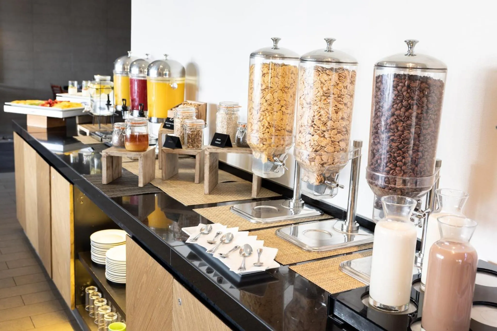 Breakfast in Holiday Inn Santiago - Airport Terminal by IHG