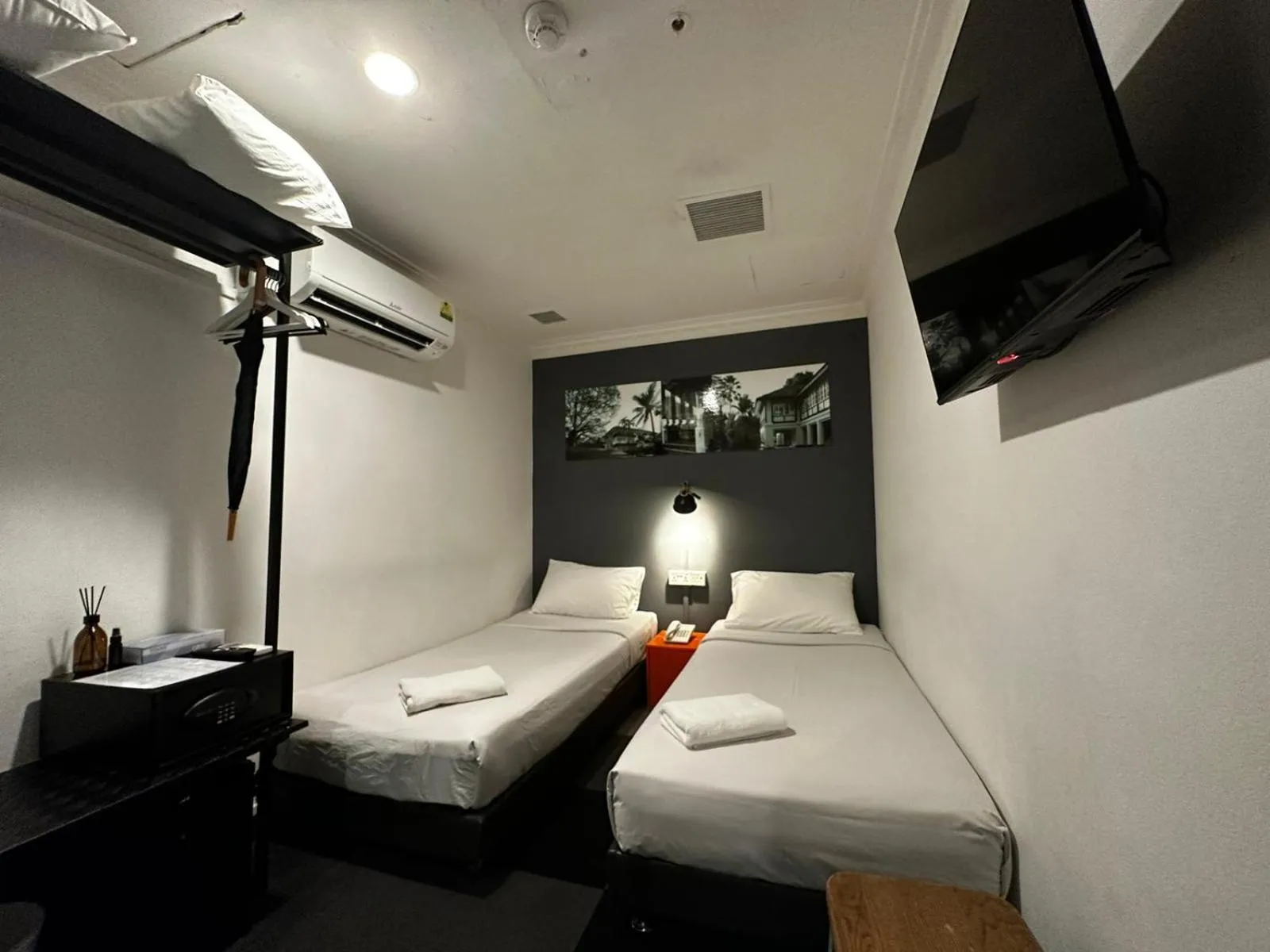 Bed in Check-Inn at Little India