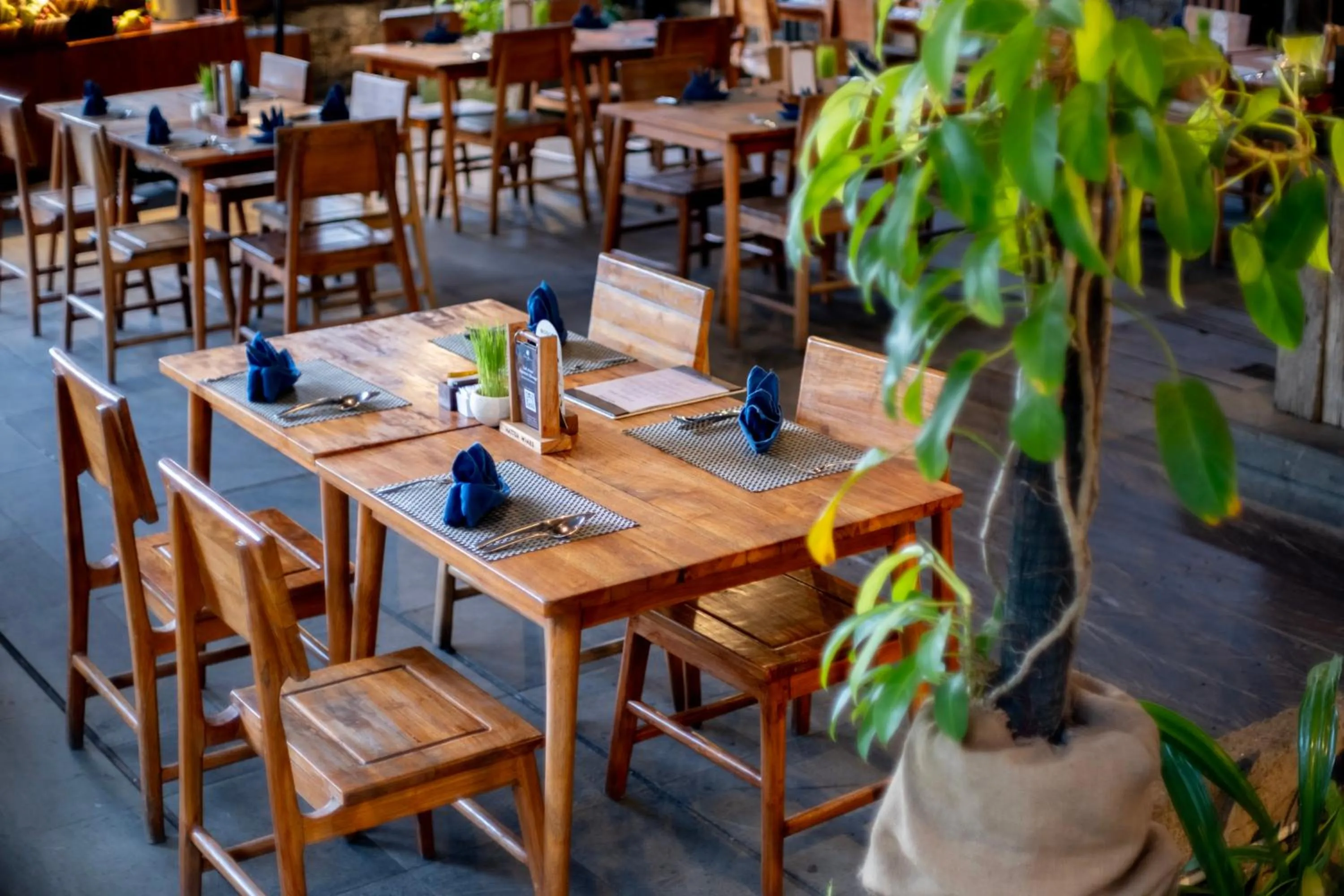 Restaurant/places to eat in Swarga Suites Bali Berawa, Marclan Collection